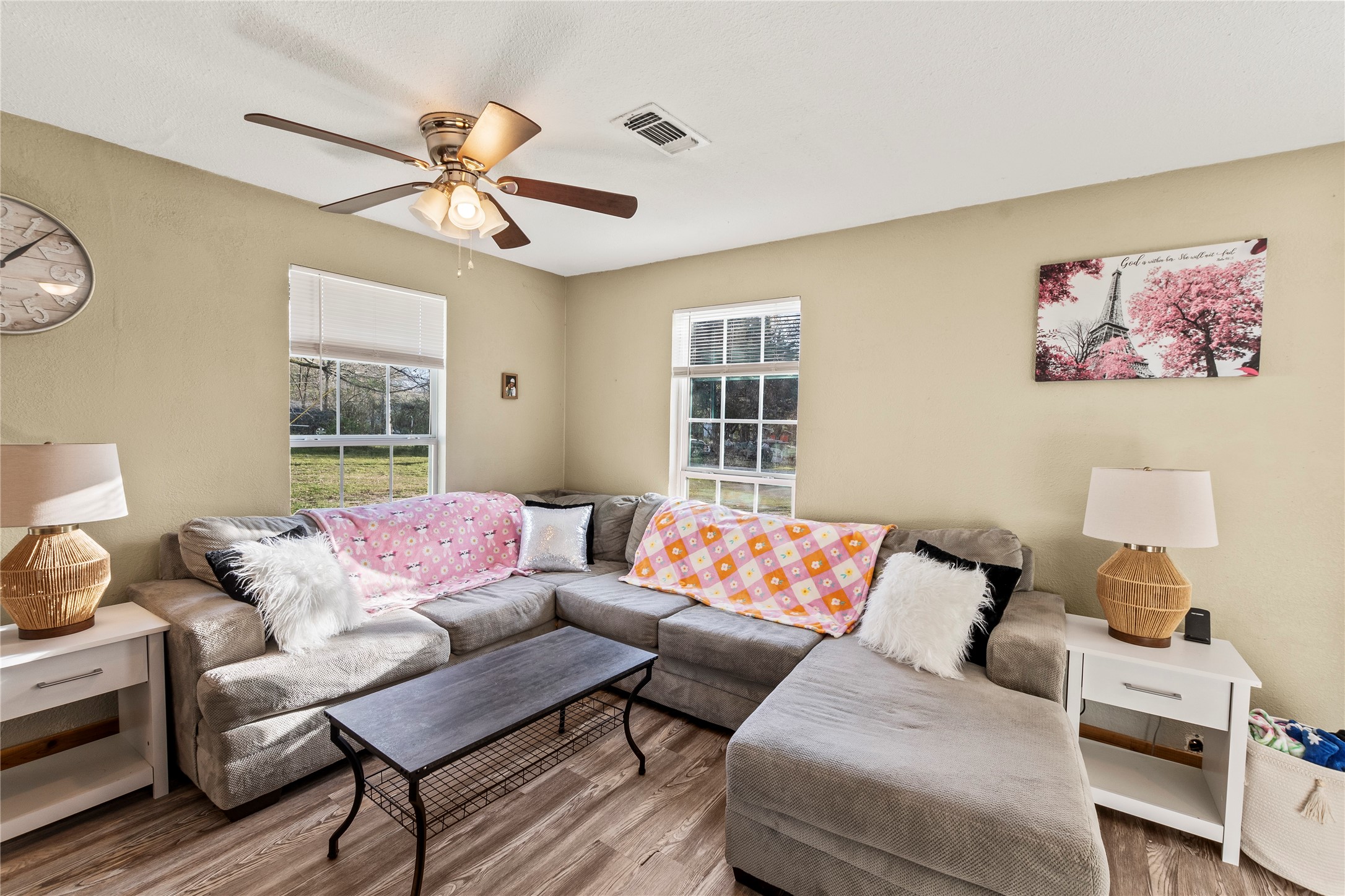 303 Whispering Oaks Trail