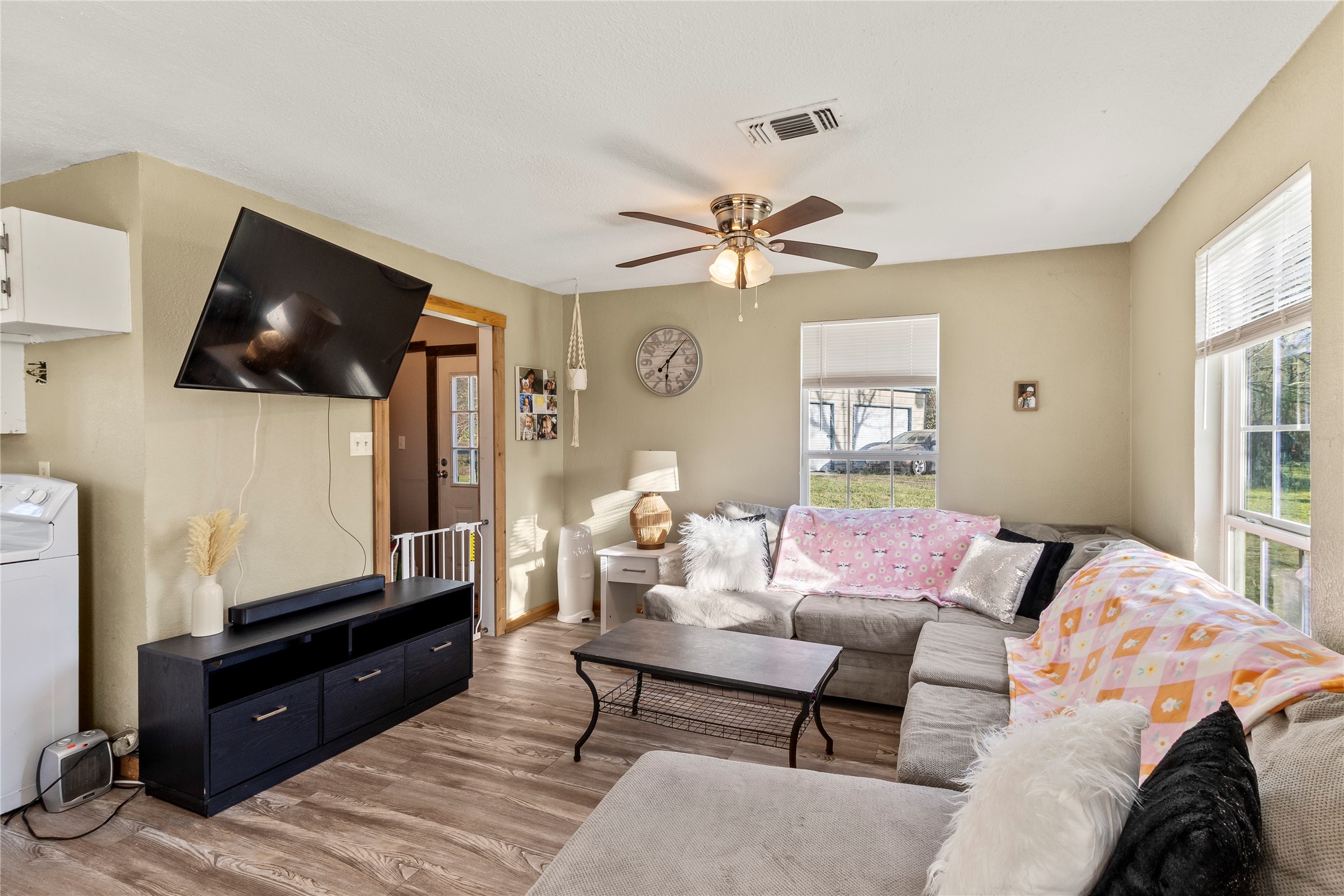 303 Whispering Oaks Trail