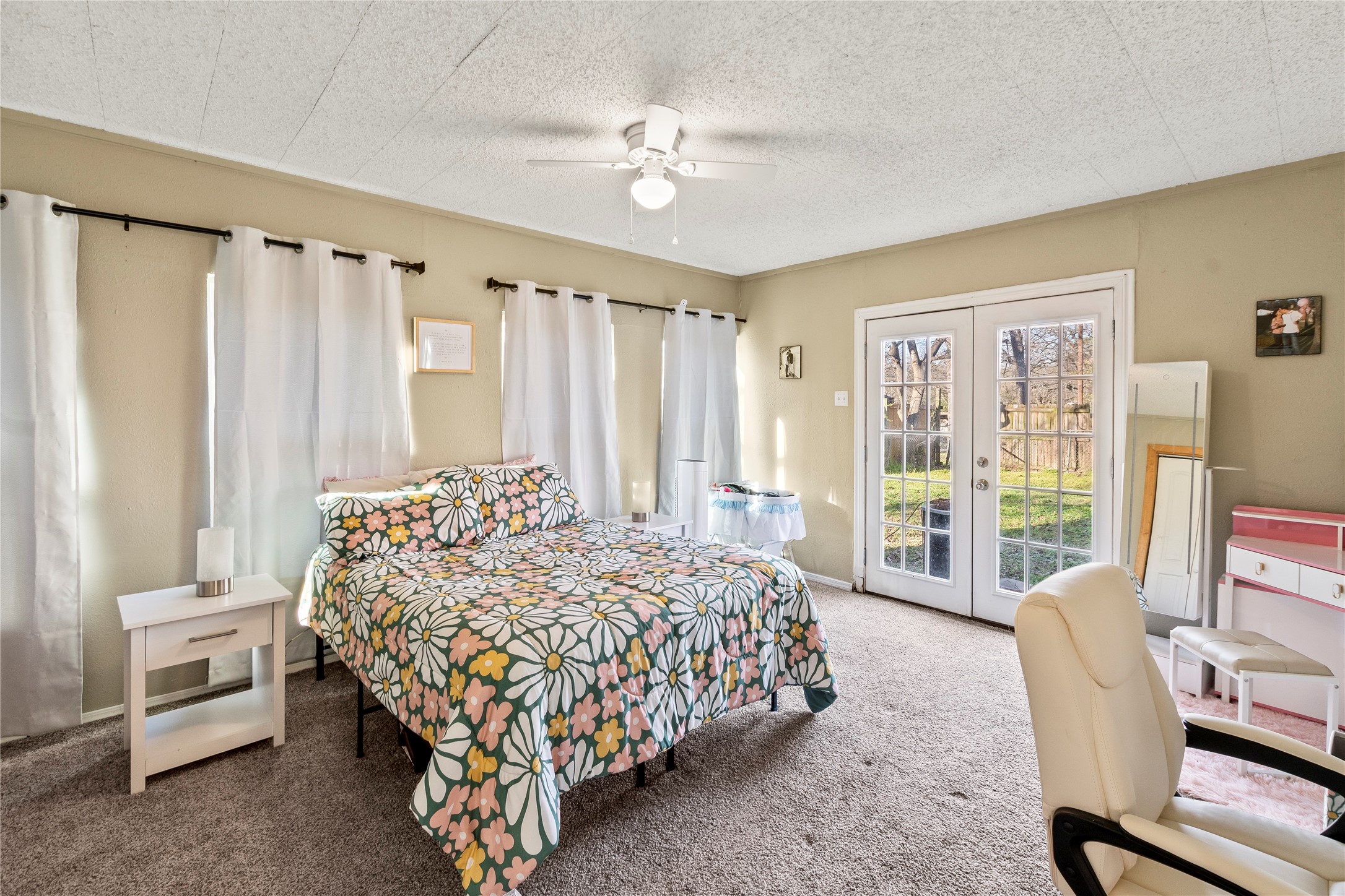 303 Whispering Oaks Trail