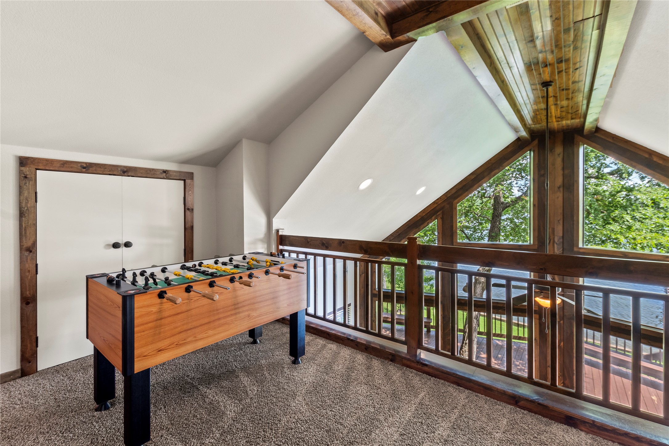 11178 Lakeside Drive