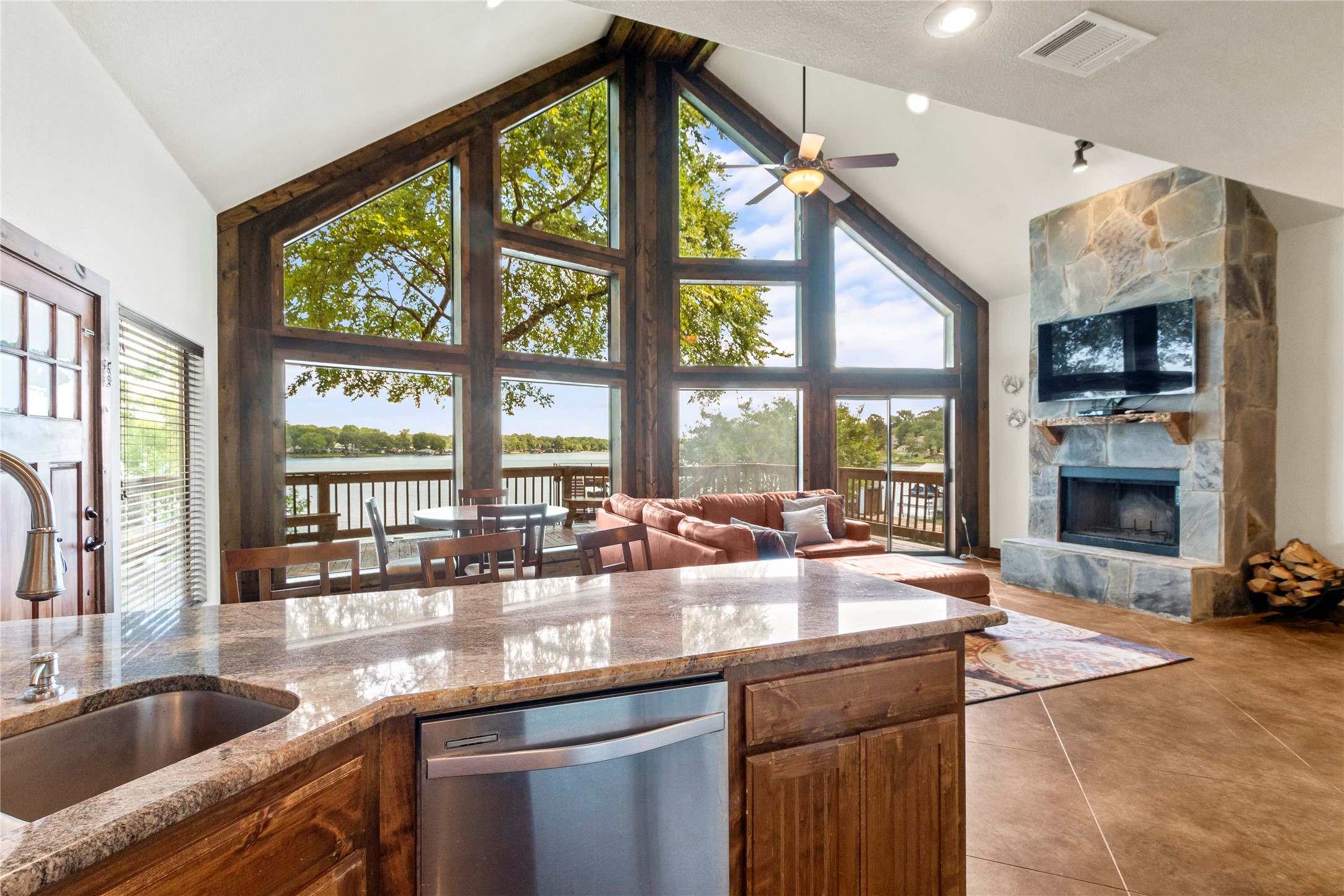 11178 Lakeside Drive