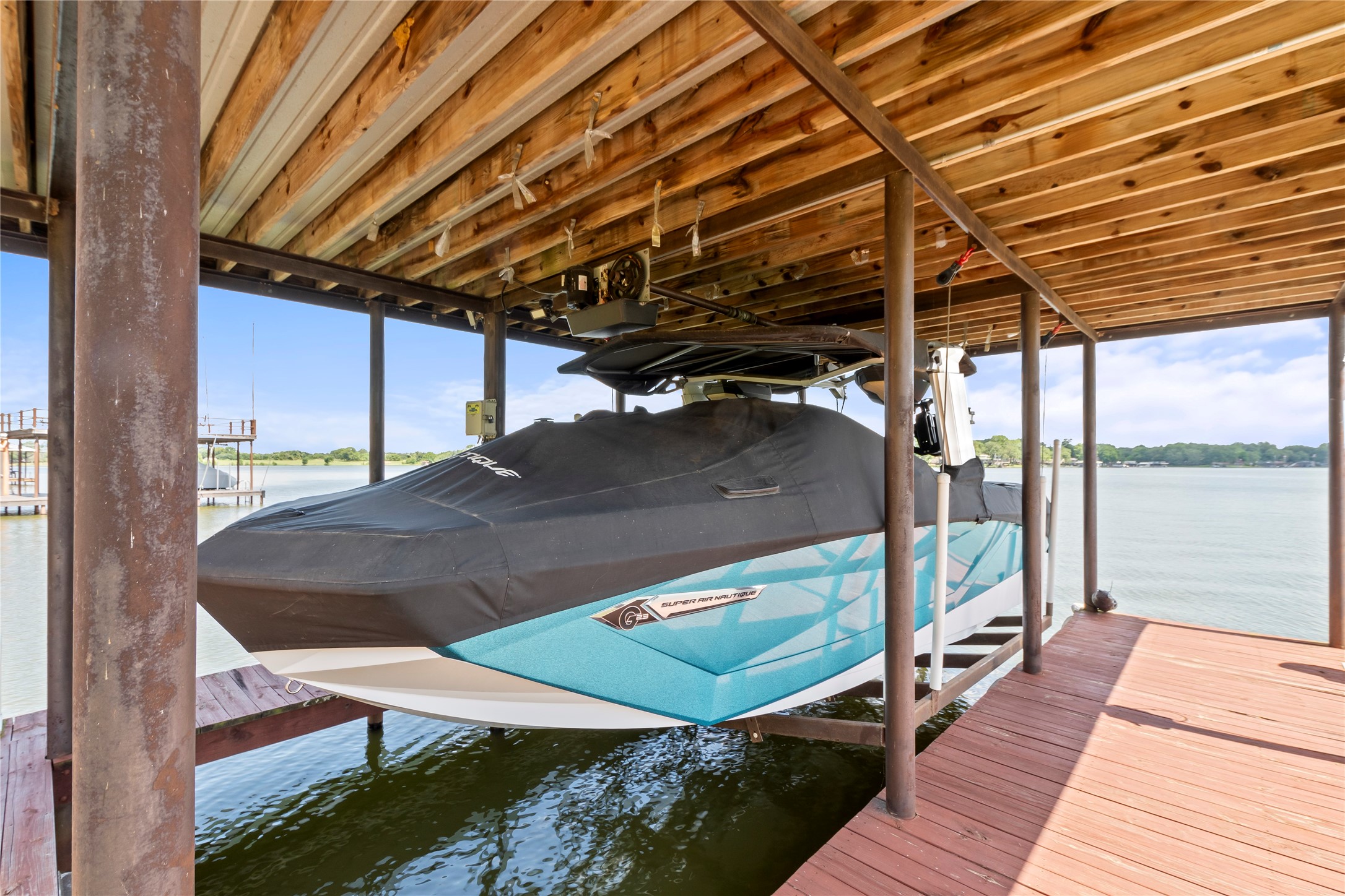 11178 Lakeside Drive