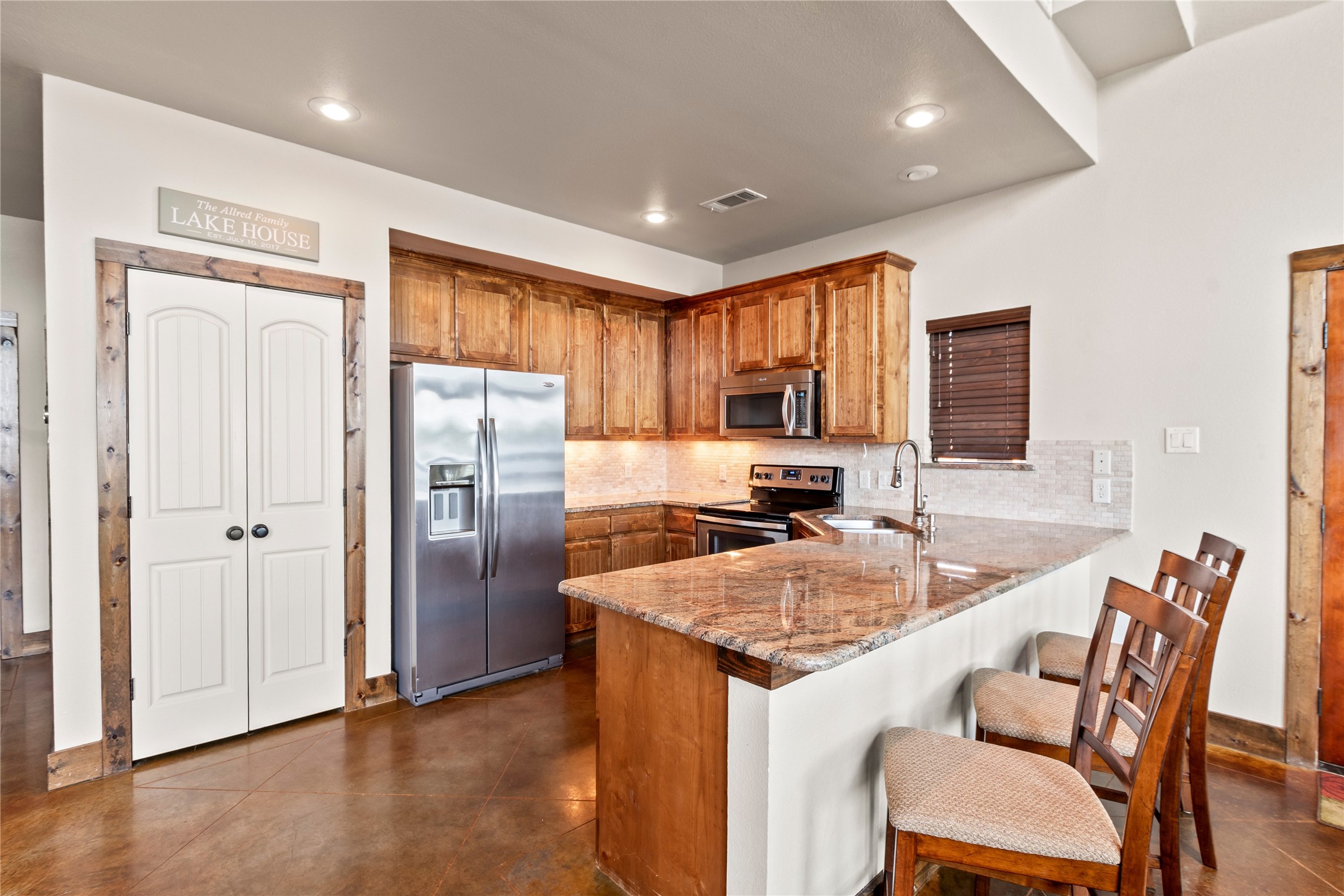 11178 Lakeside Drive
