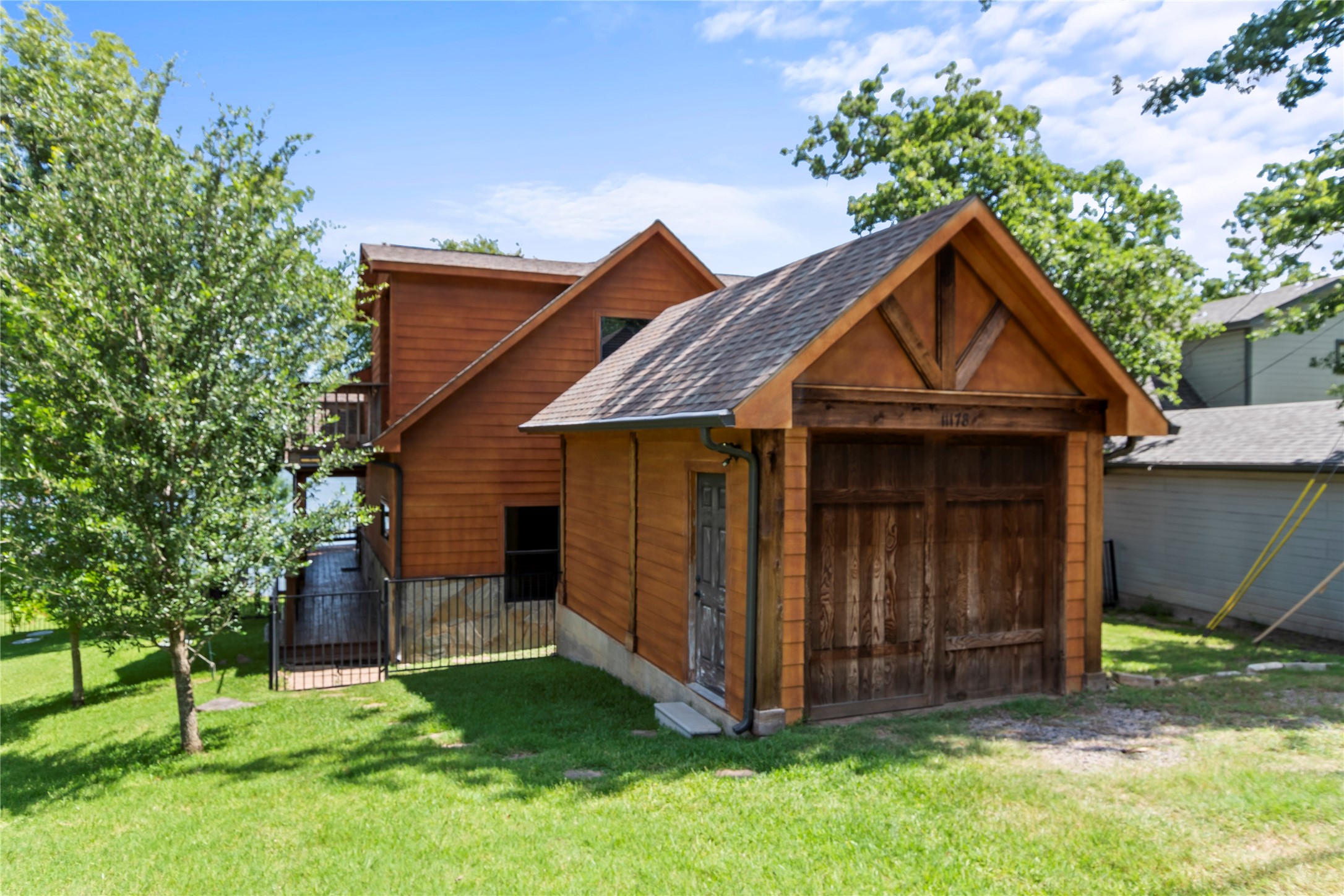 11178 Lakeside Drive