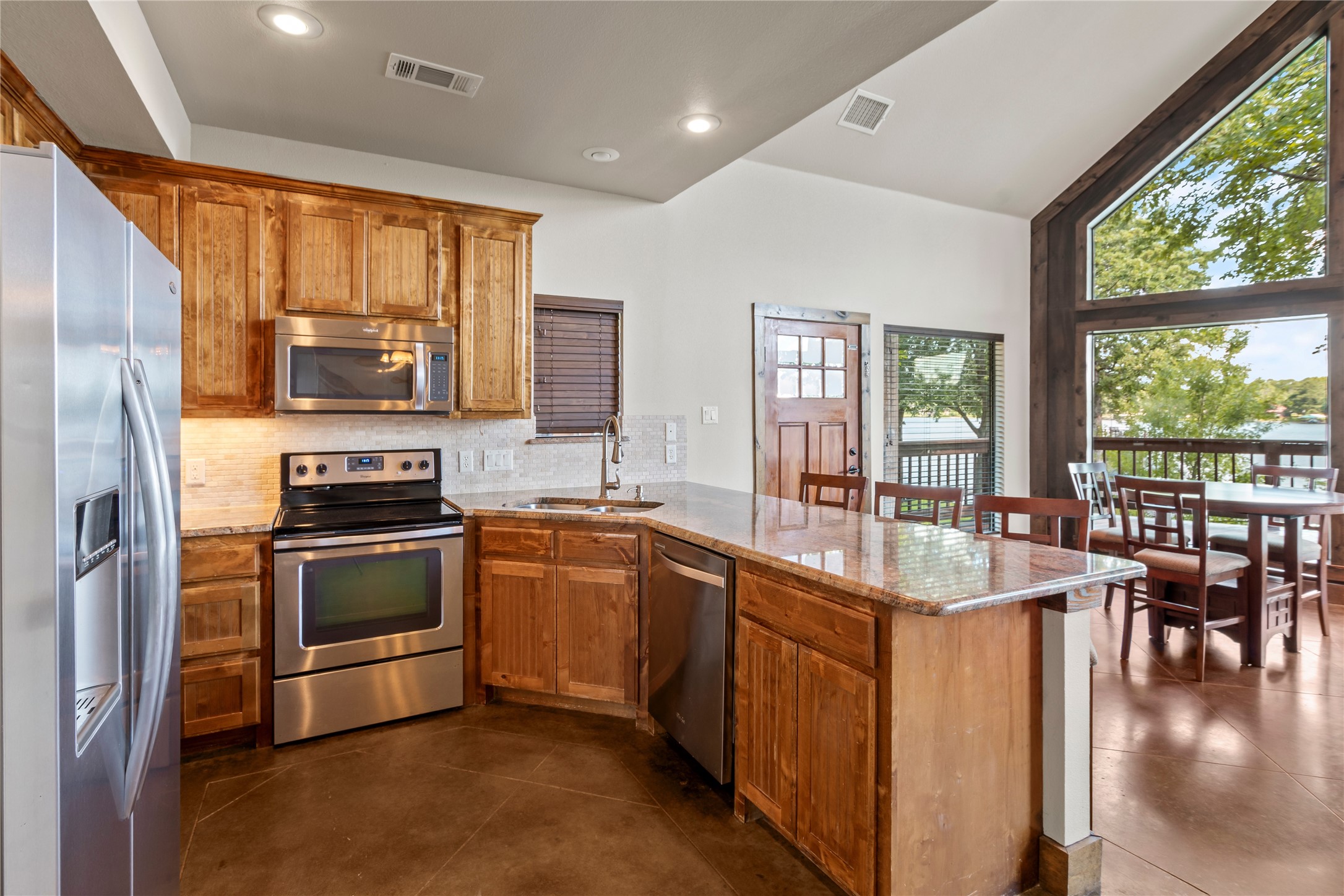 11178 Lakeside Drive