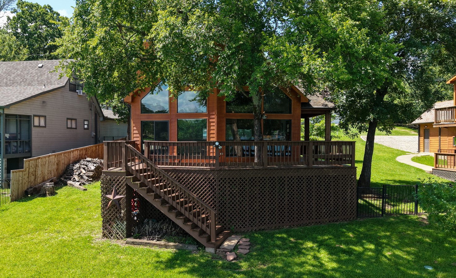 11178 Lakeside Drive