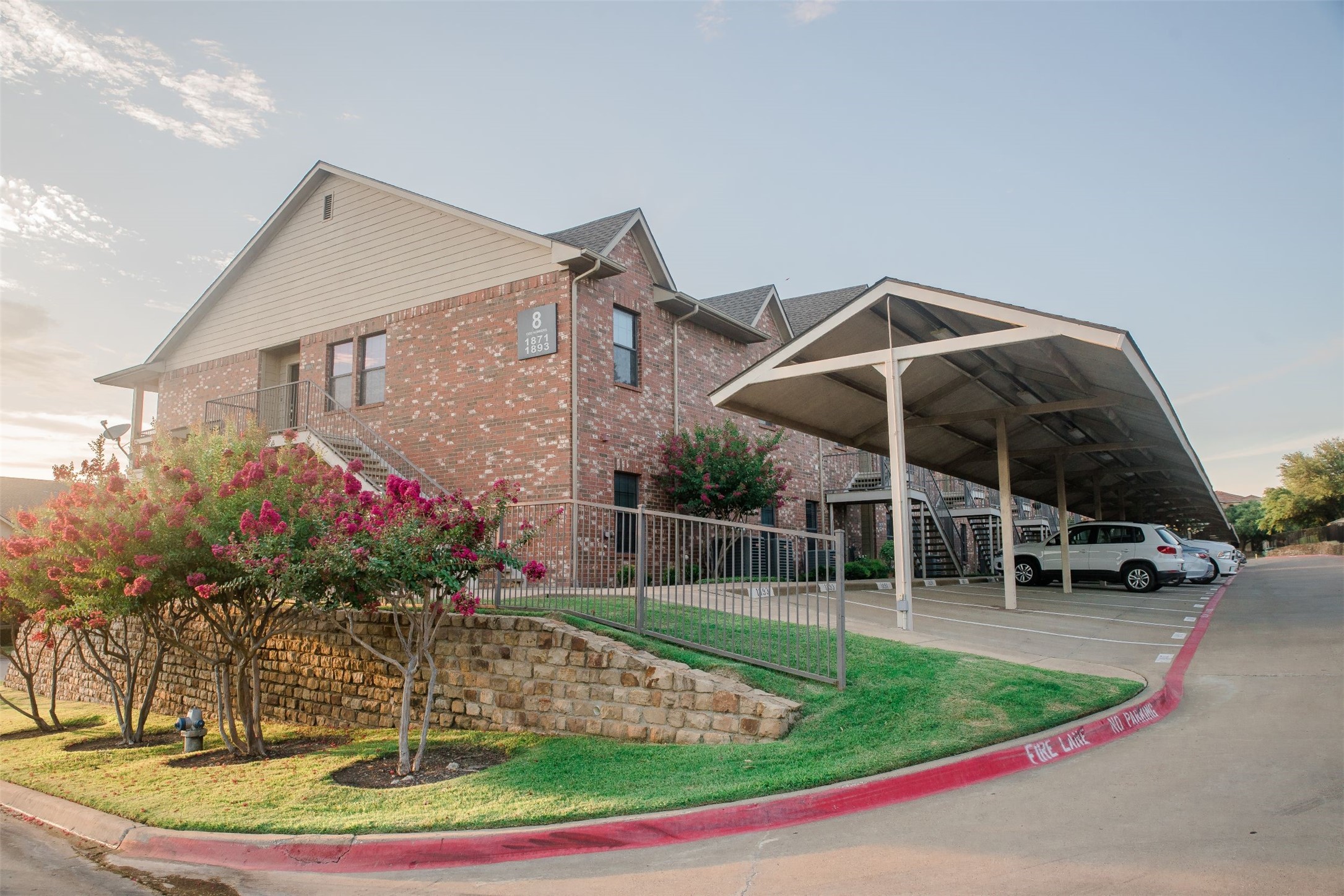 1889 Signal Ridge Place