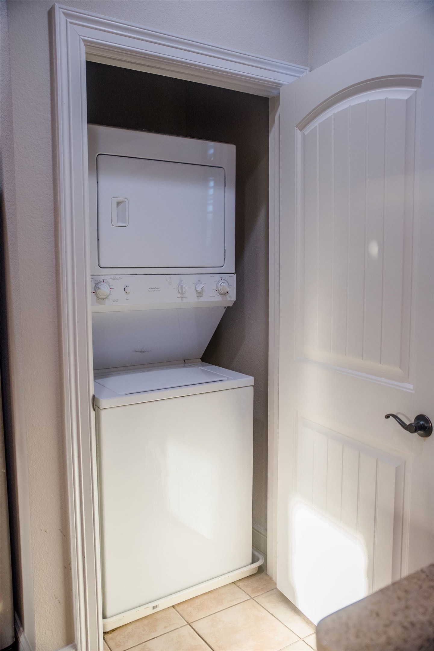 1889 Signal Ridge Place