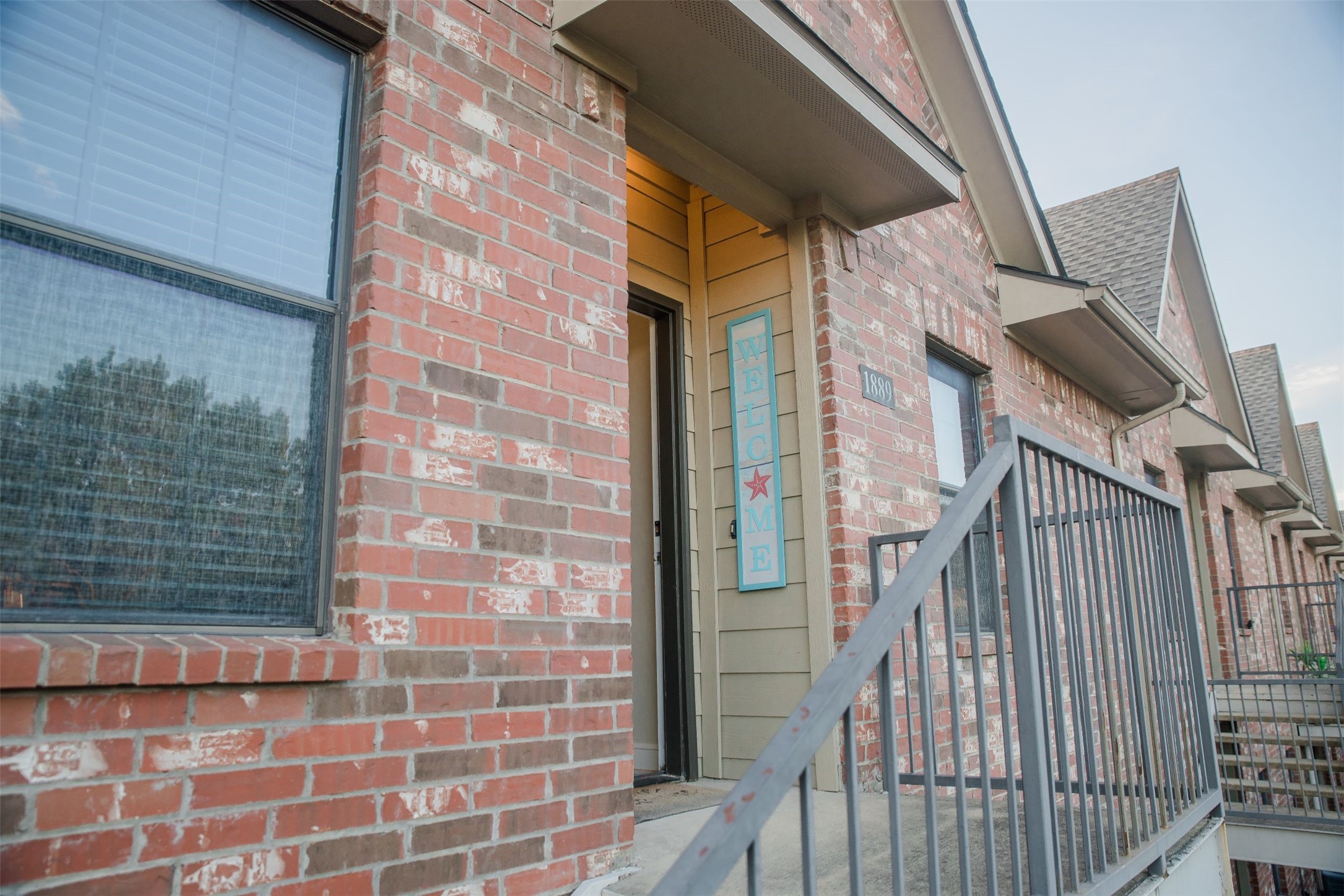 1889 Signal Ridge Place