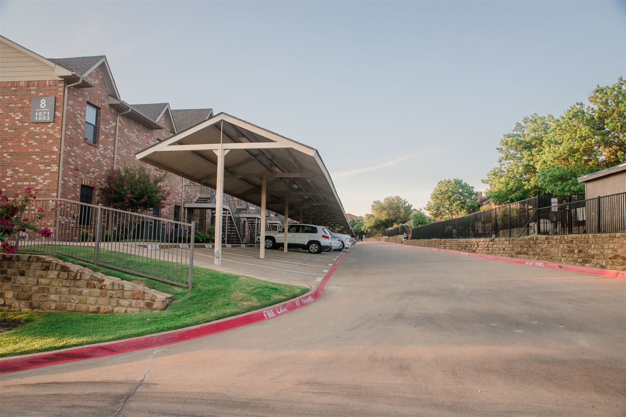 1889 Signal Ridge Place