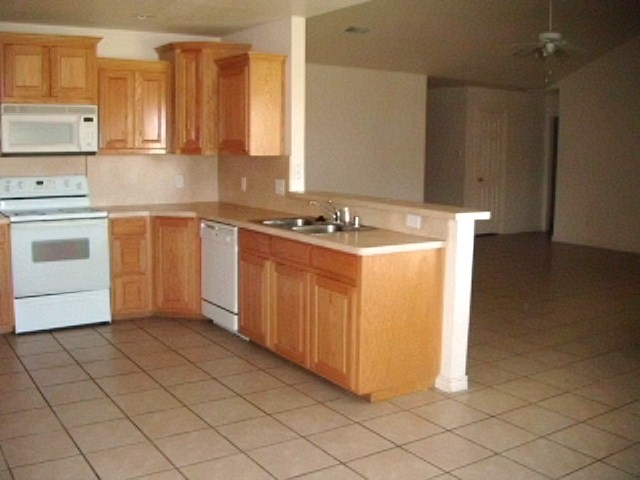 218 FLYING BRIDGE Drive