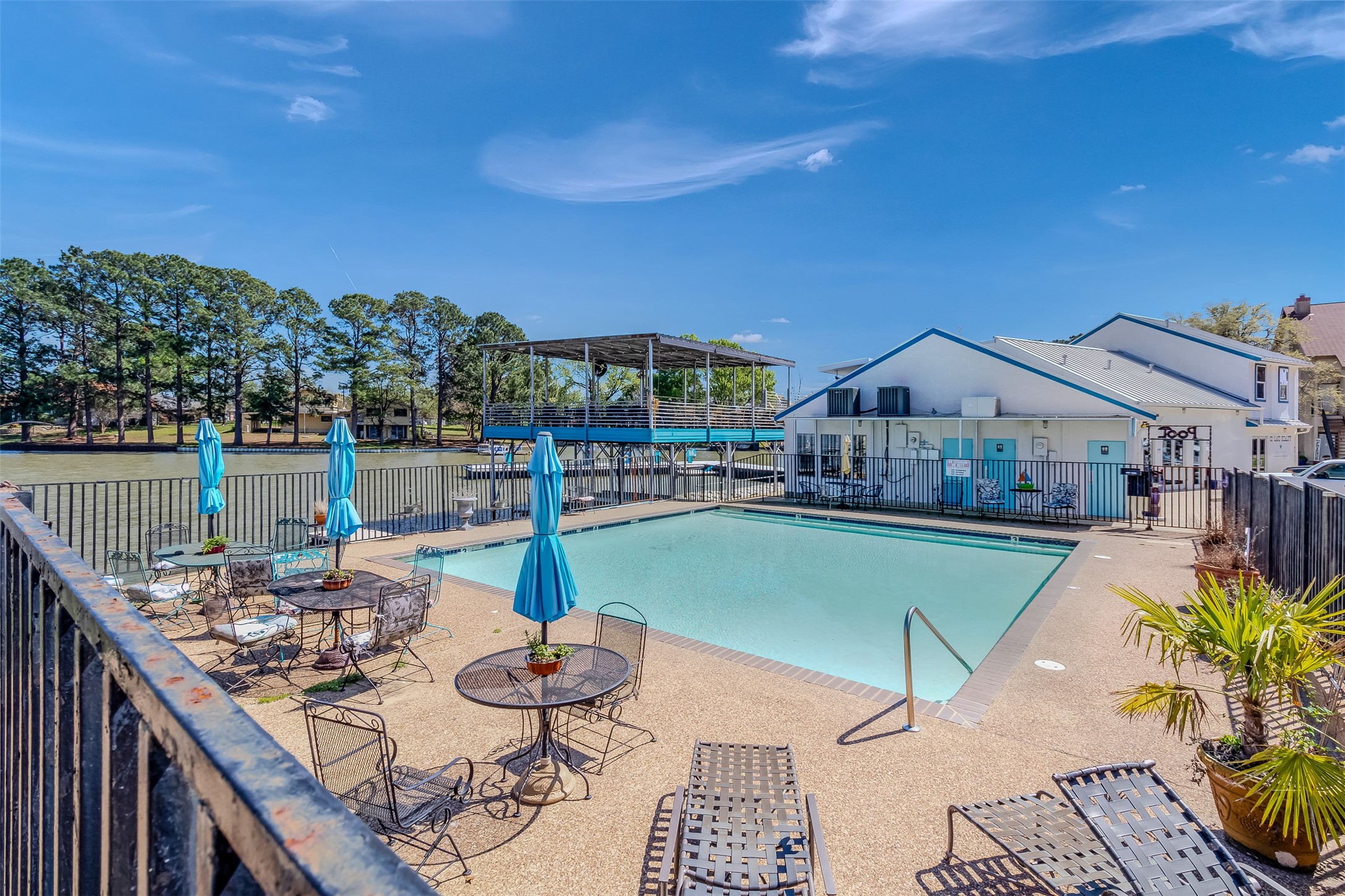 1933 Island Circle B106