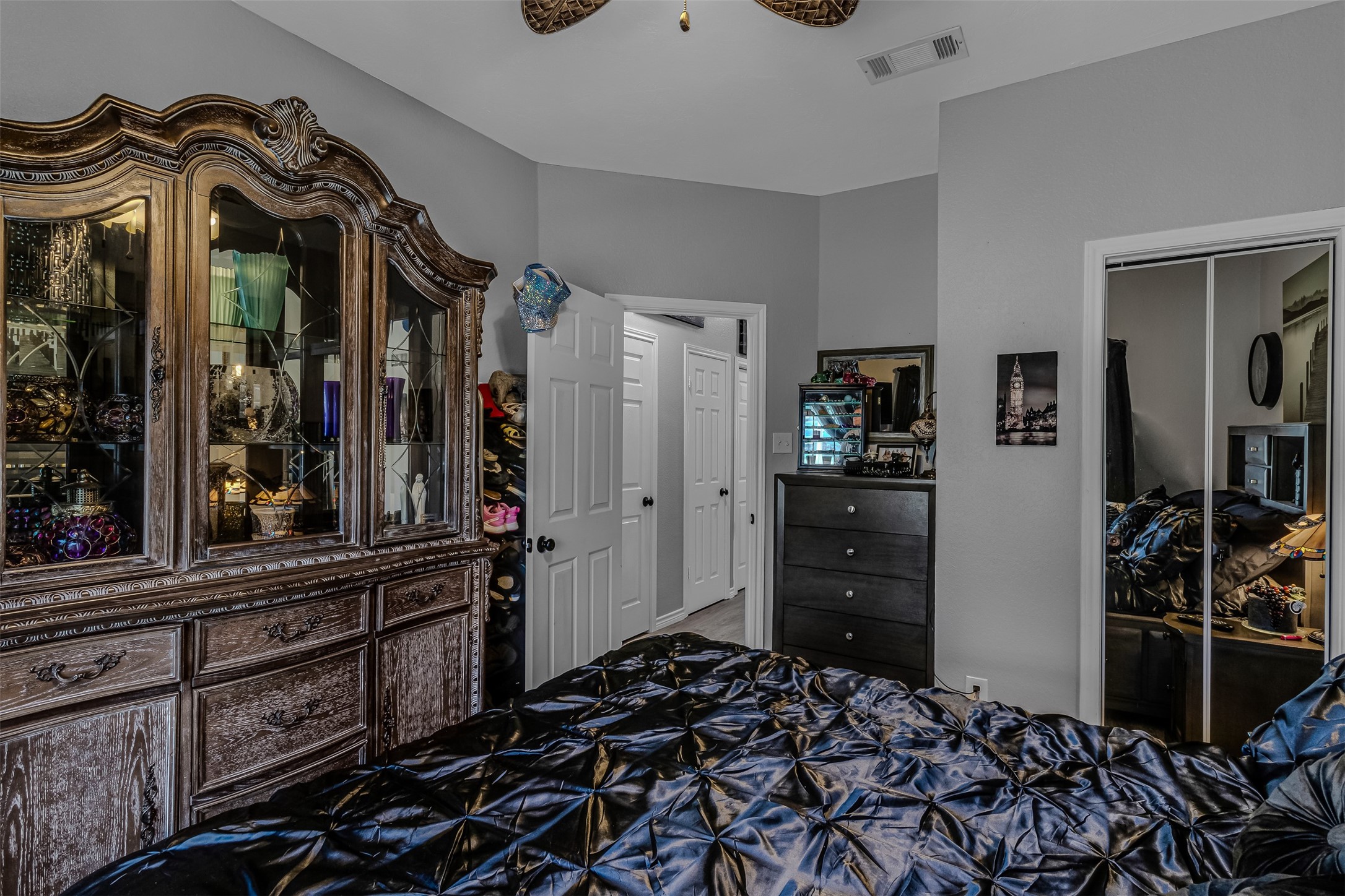 1933 Island Circle B106