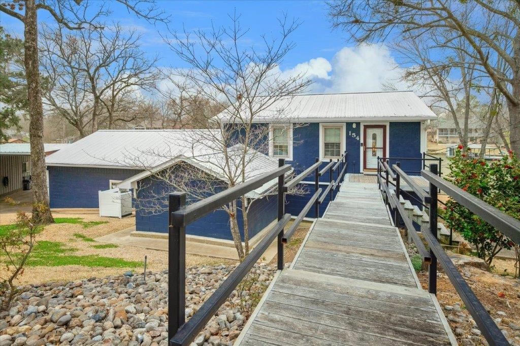 154 Bayside Circle