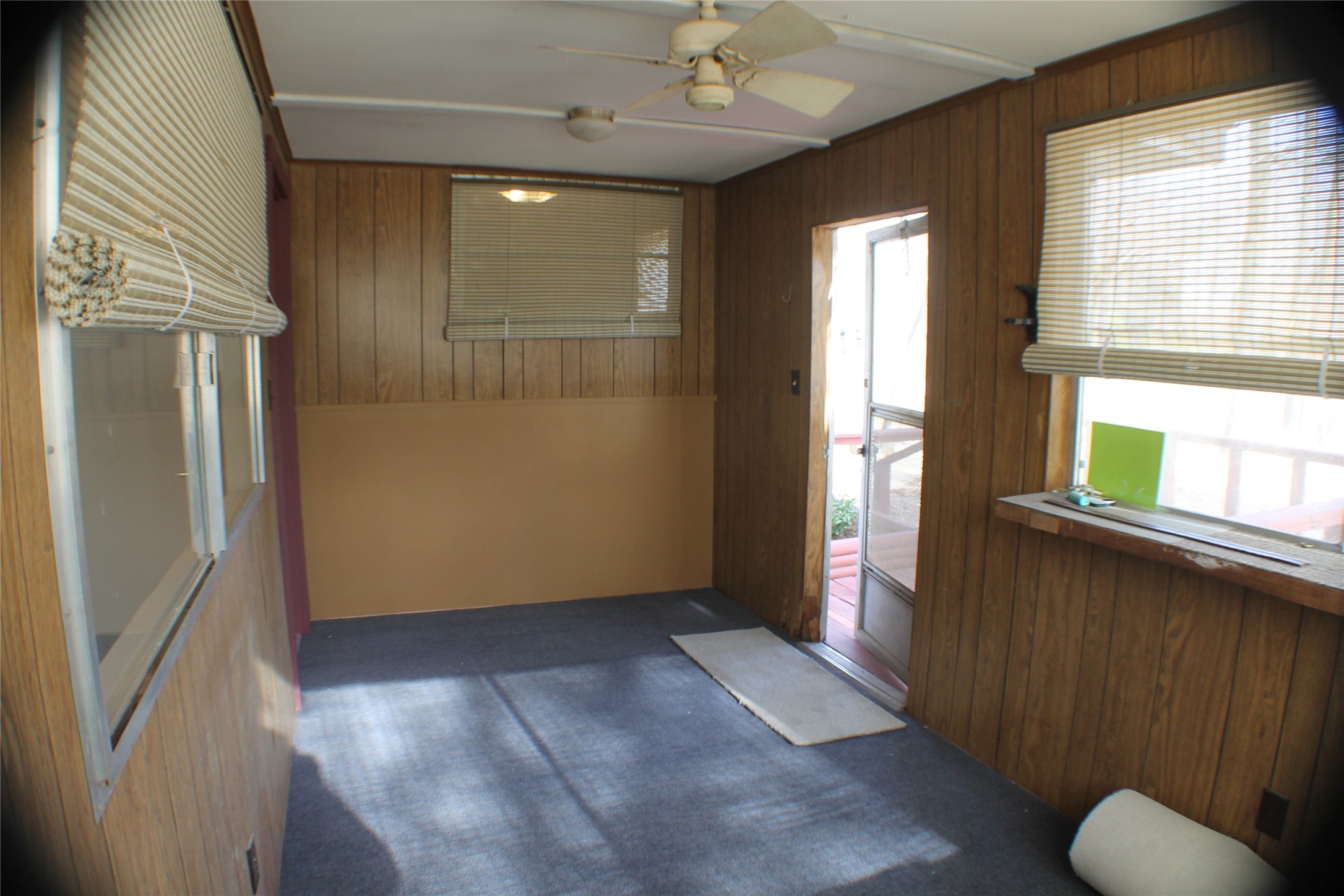 5233 Sam Houston