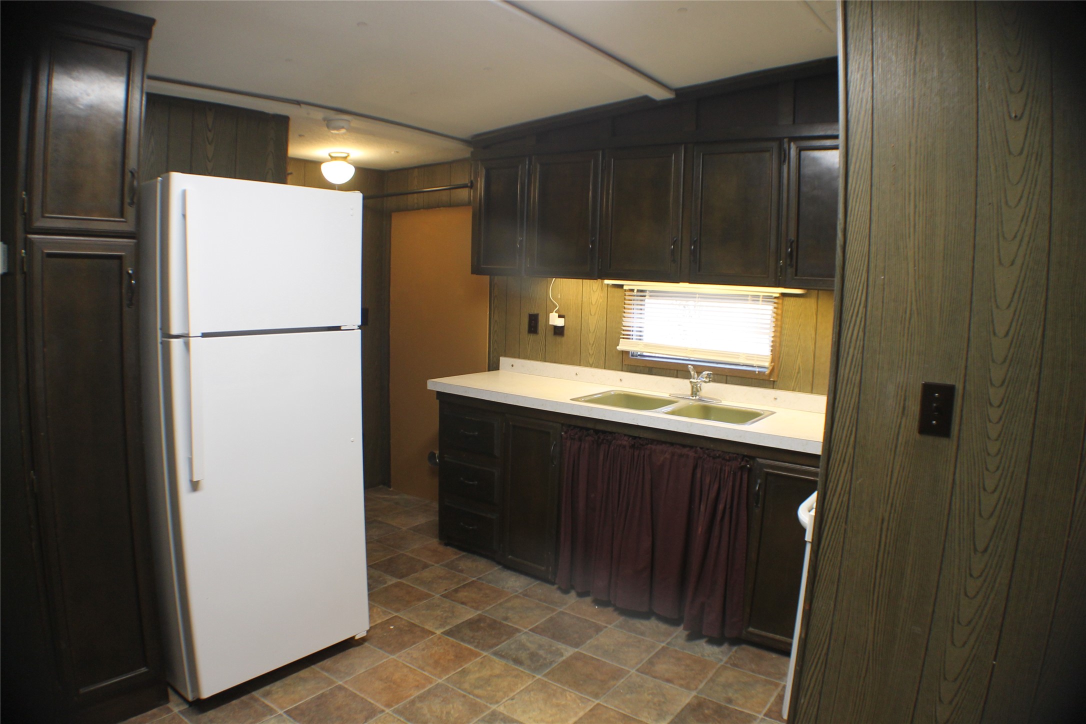 5233 Sam Houston