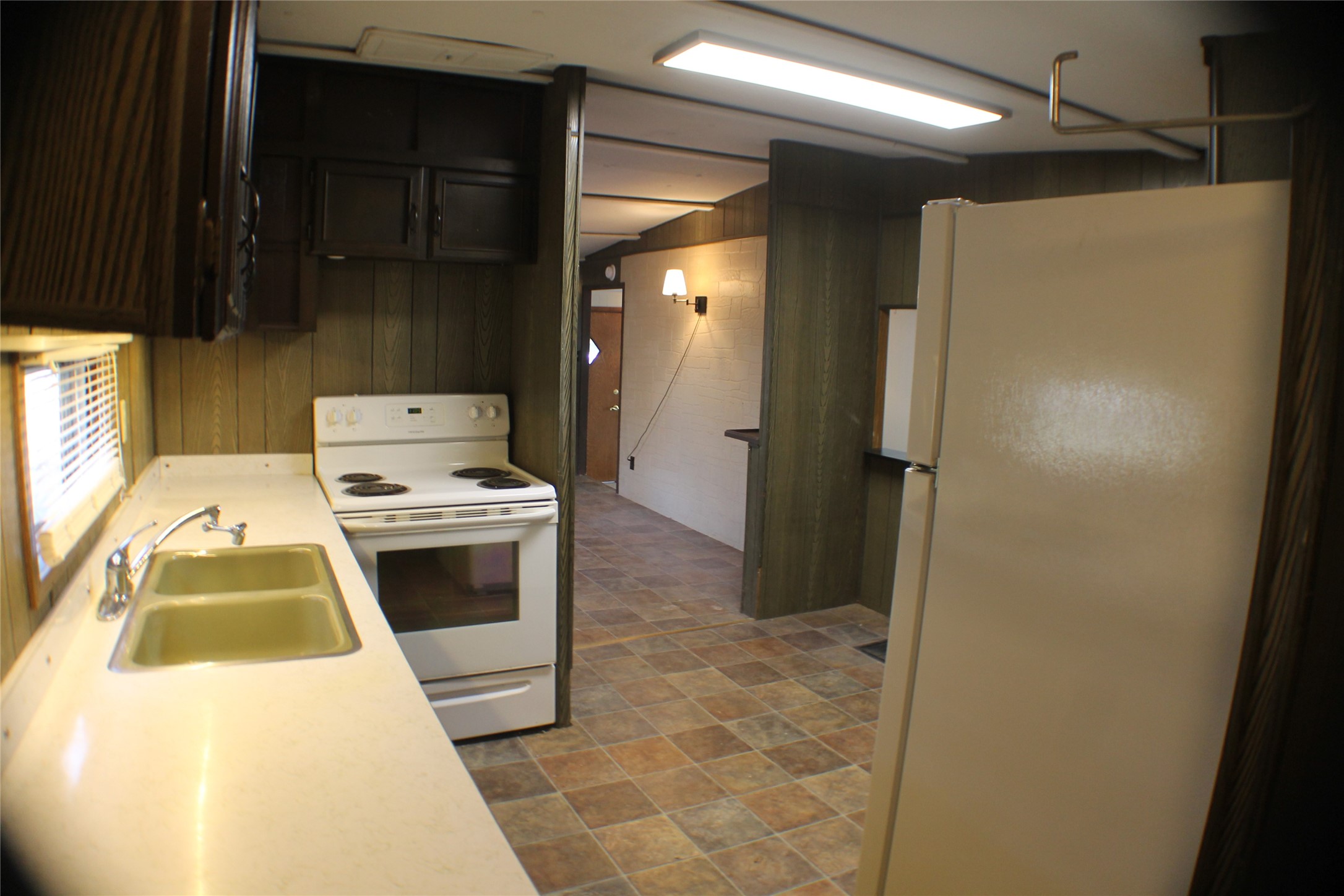 5233 Sam Houston