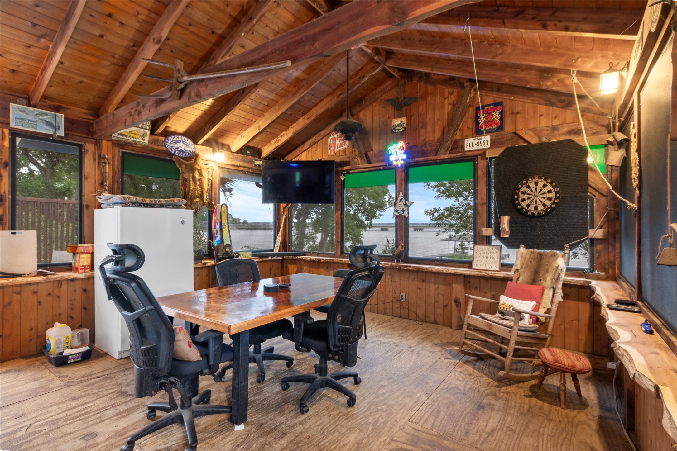 250 Whispering Oaks Trail