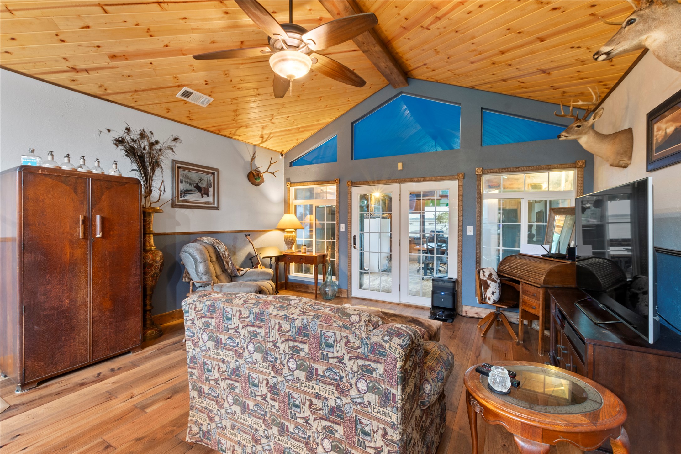 250 Whispering Oaks Trail