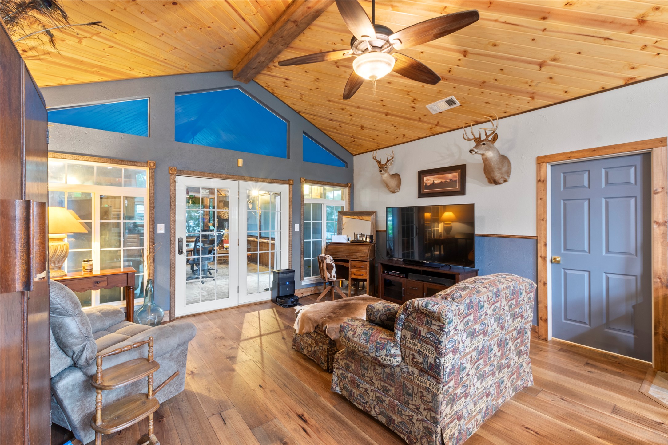 250 Whispering Oaks Trail