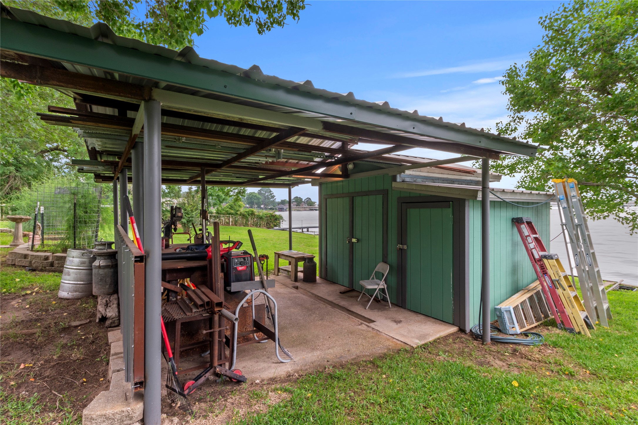 250 Whispering Oaks Trail