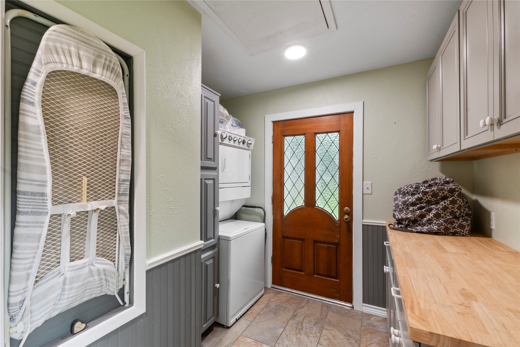 250 Whispering Oaks Trail