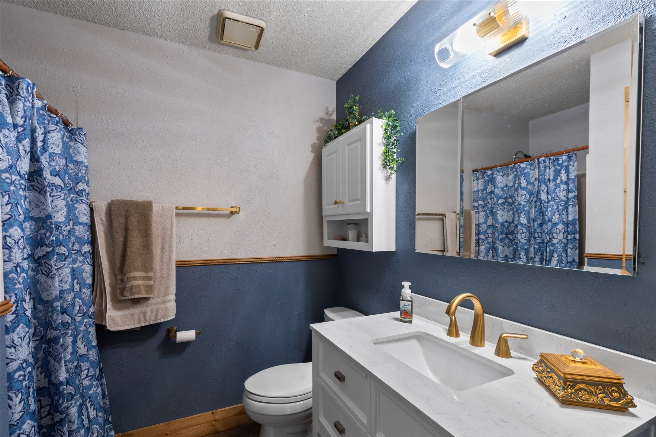 250 Whispering Oaks Trail