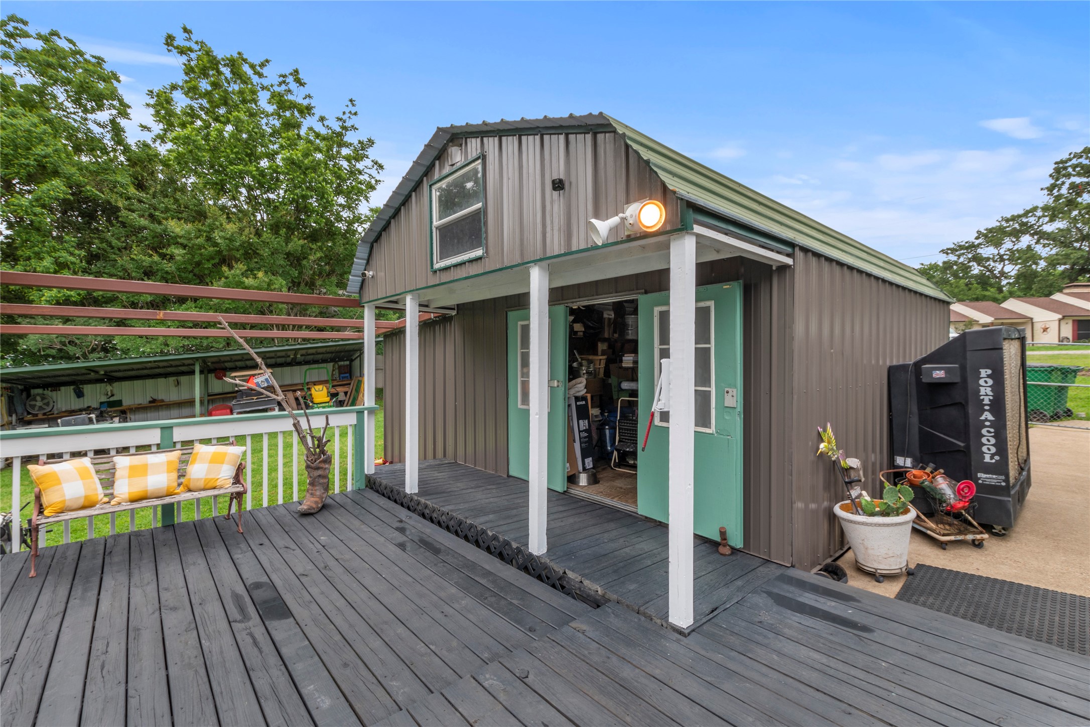 250 Whispering Oaks Trail