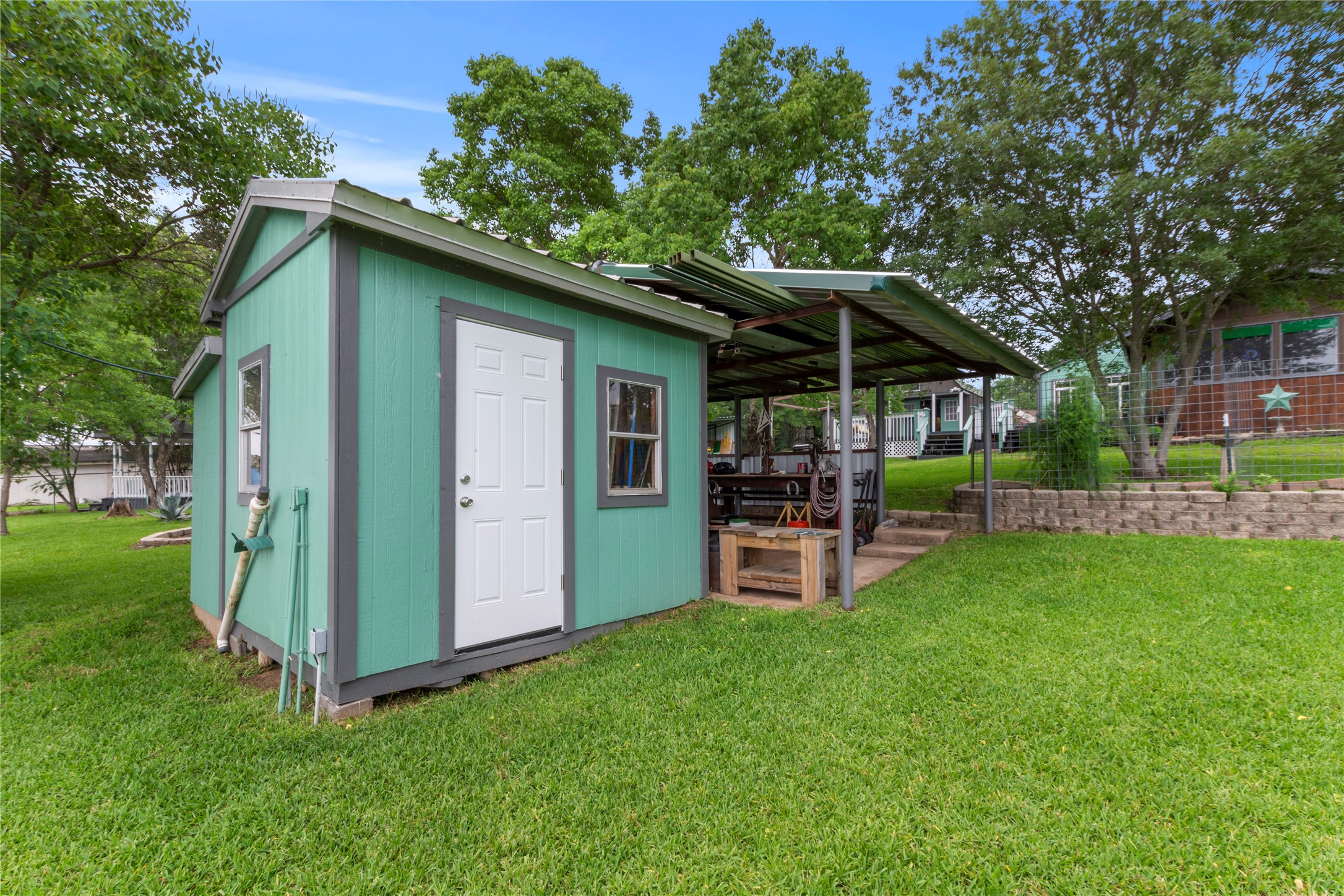 250 Whispering Oaks Trail