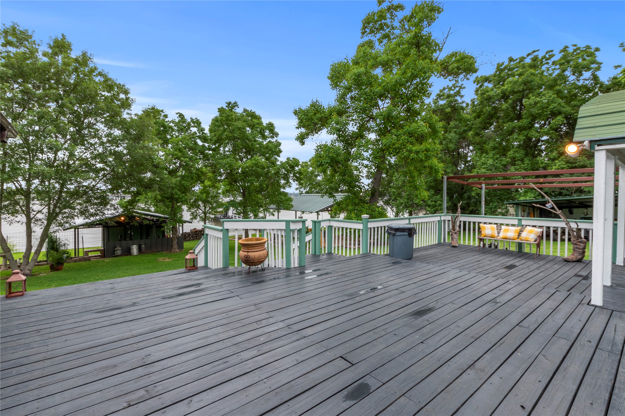 250 Whispering Oaks Trail