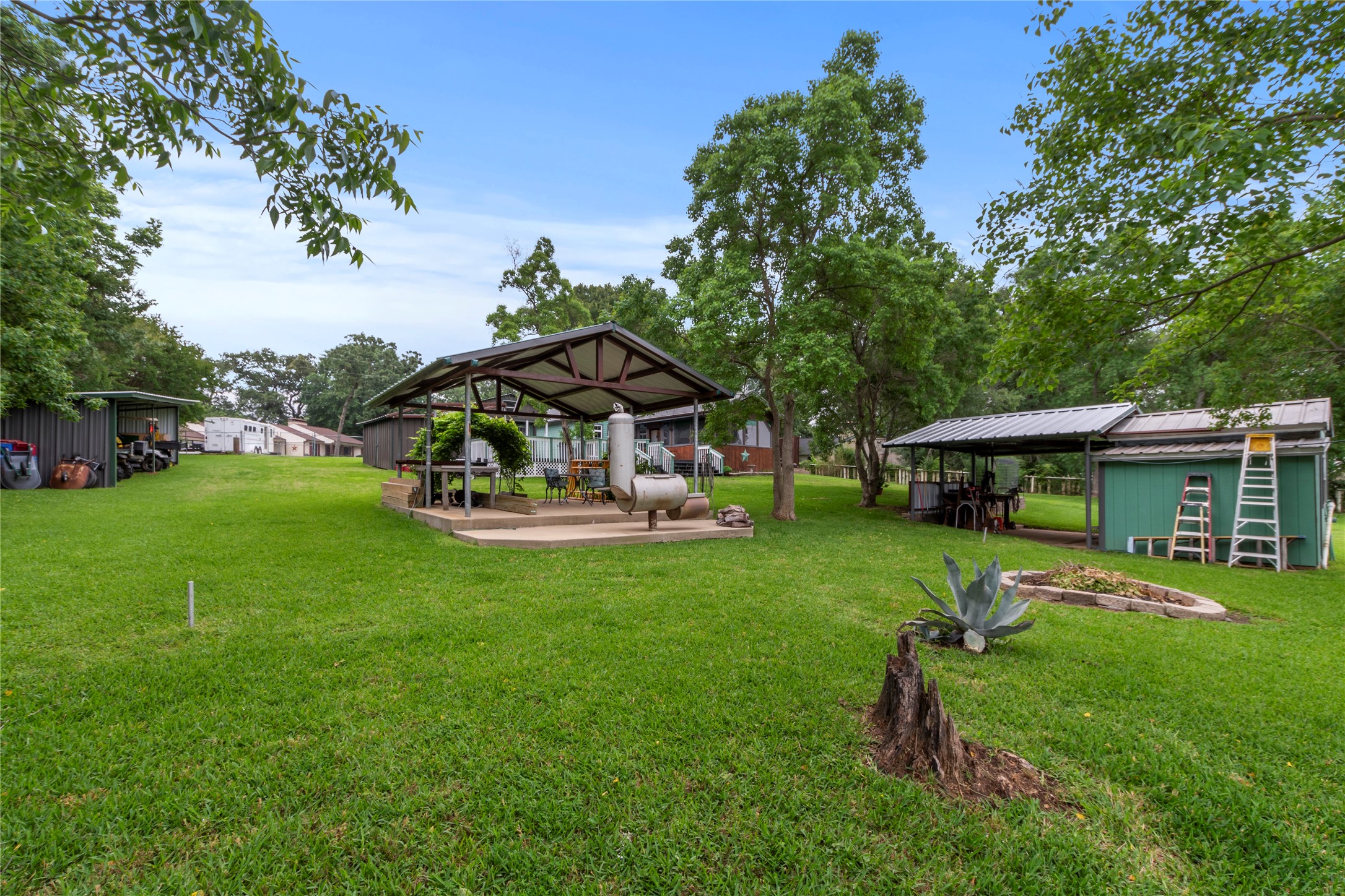 250 Whispering Oaks Trail