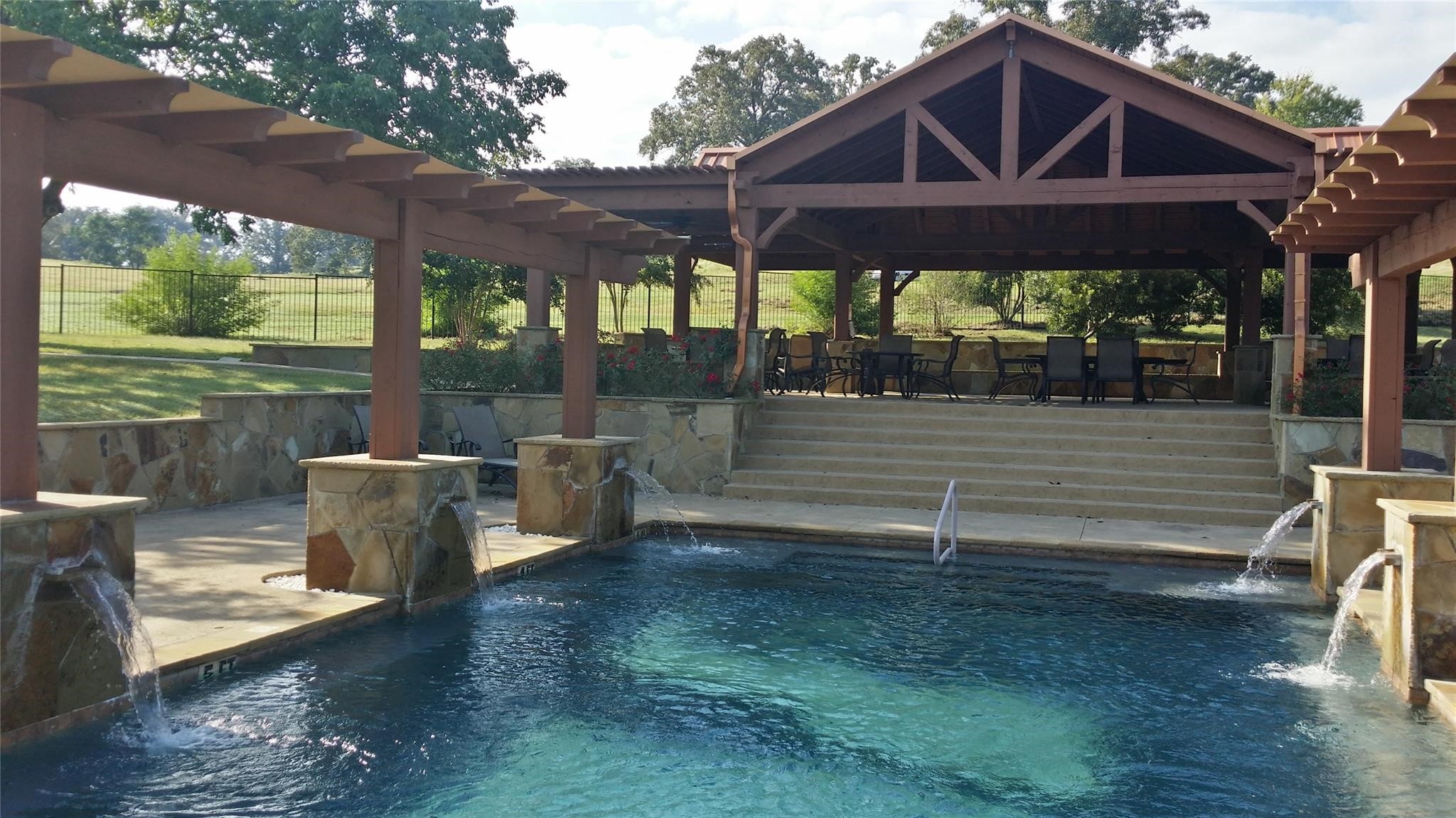 00 Lago Vista Drive
