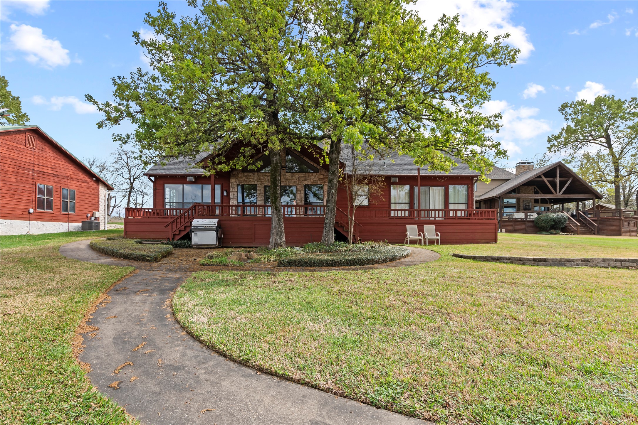 5459 Woodland Shores Drive
