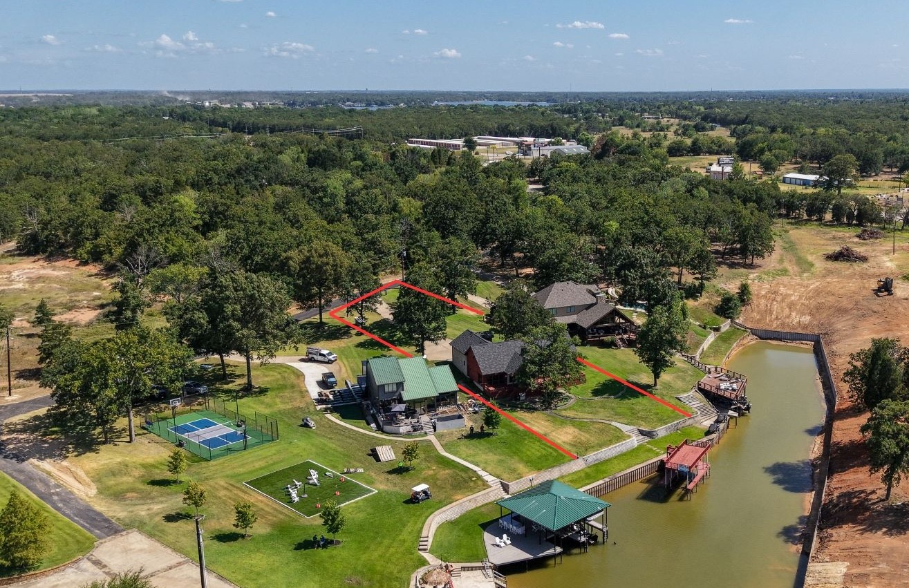 5459 Woodland Shores Drive