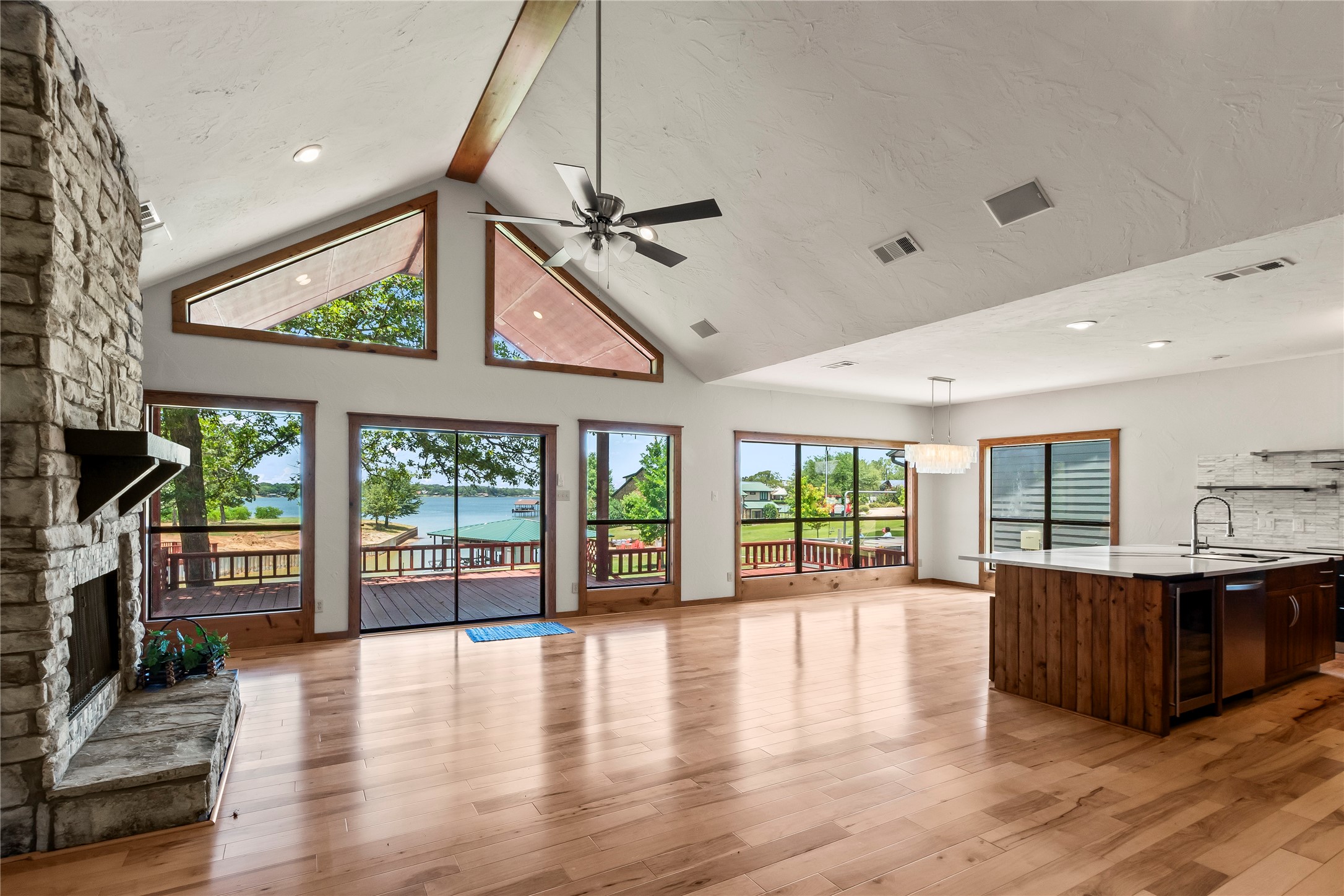 5459 Woodland Shores Drive