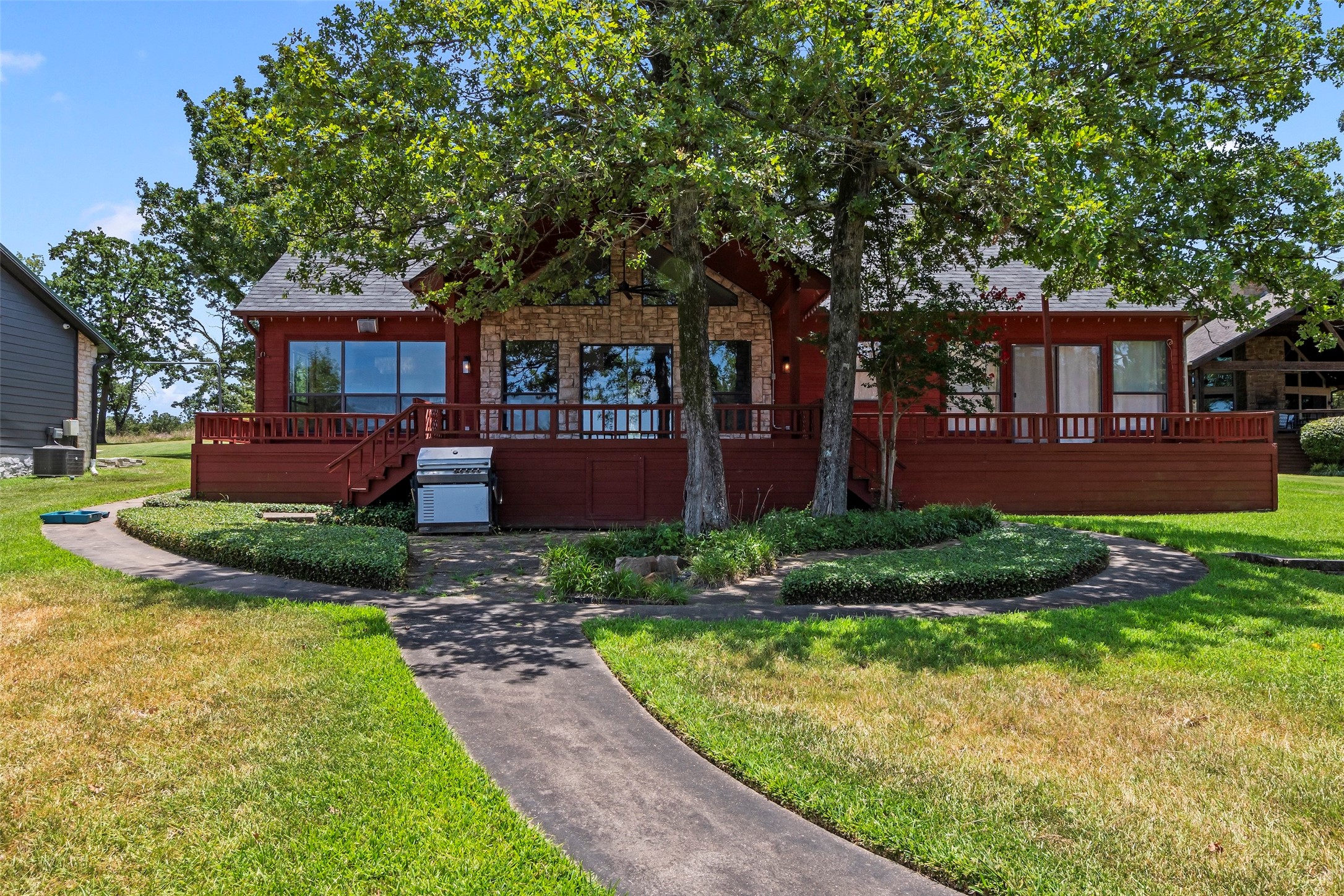 5459 Woodland Shores Drive