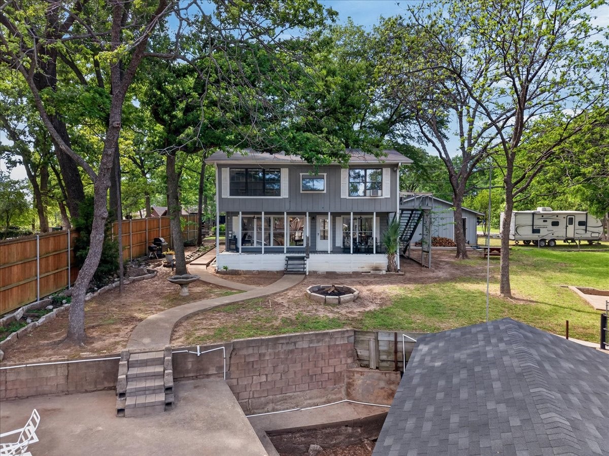 1529 Oak Shore Drive