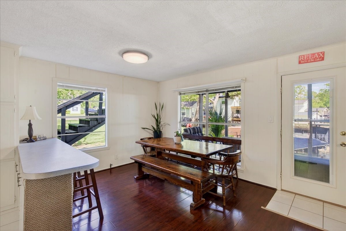 1529 Oak Shore Drive
