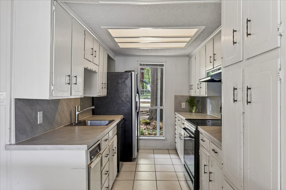 1529 Oak Shore Drive