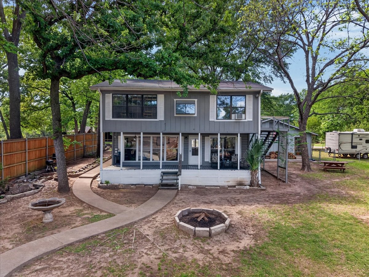 1529 Oak Shore Drive
