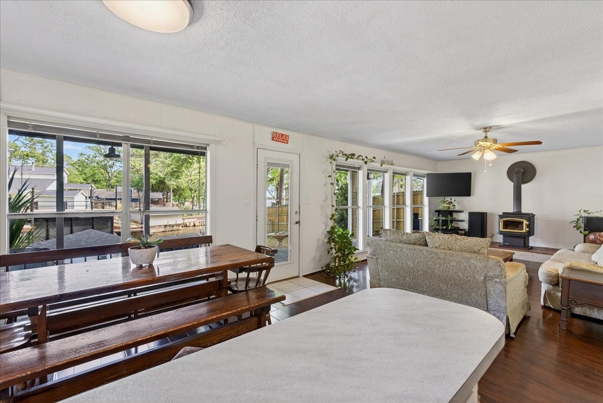 1529 Oak Shore Drive