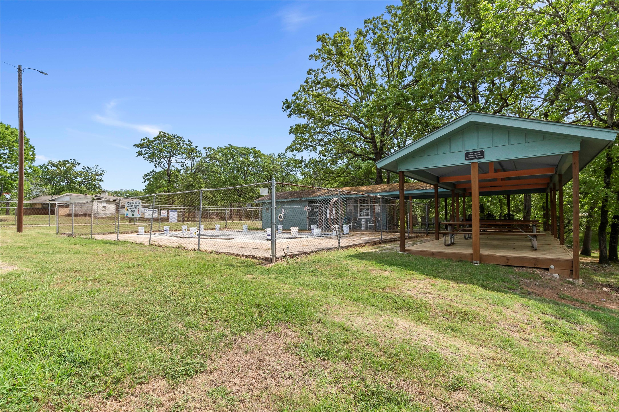5706 Point Lavista