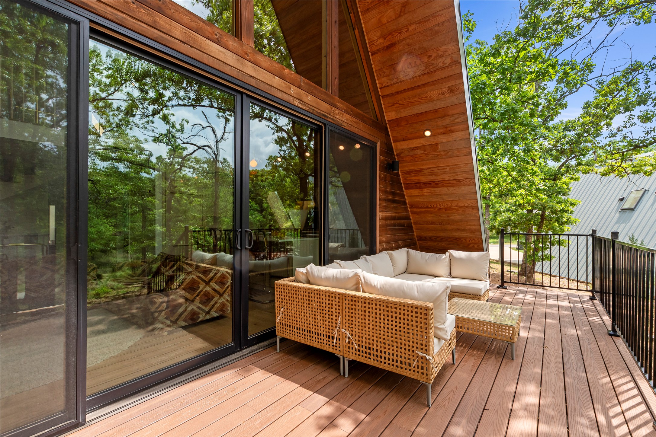 5706 Point Lavista