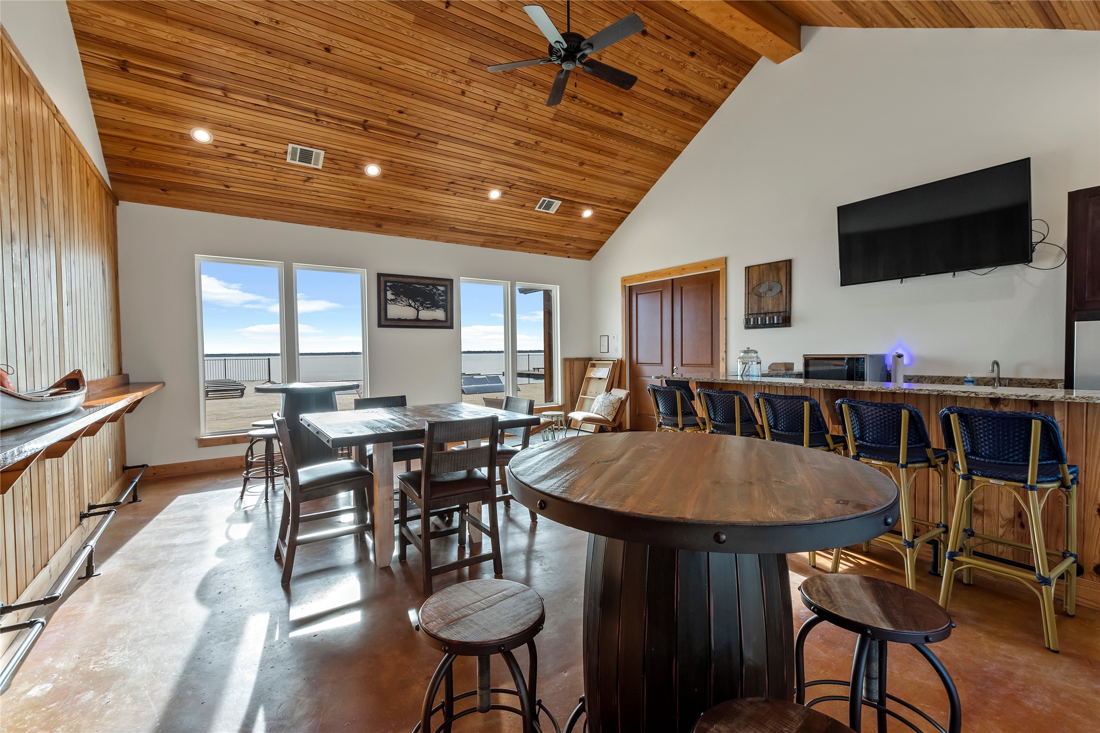 1520 Shoreline Drive