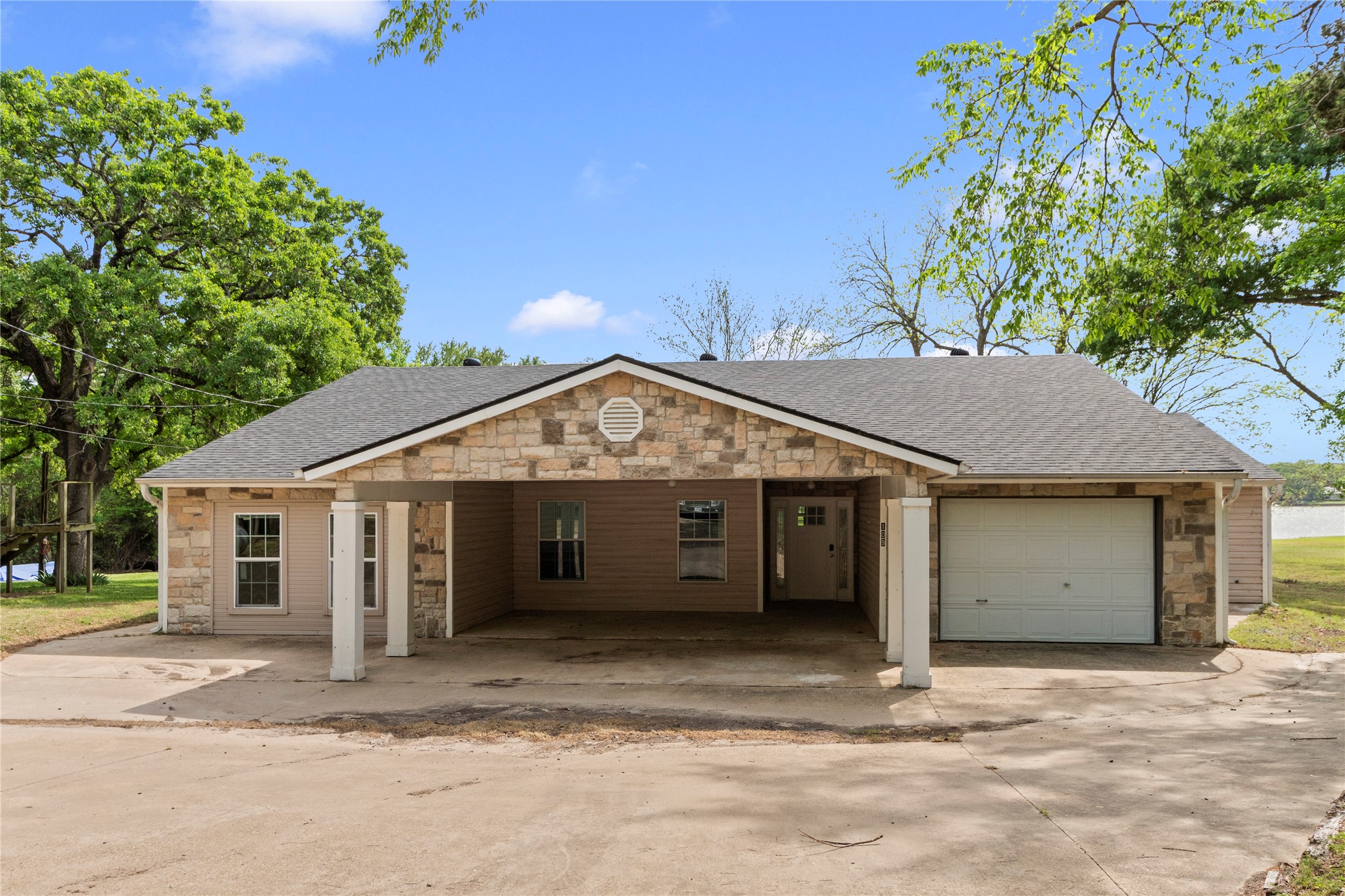 109 Arrow Way