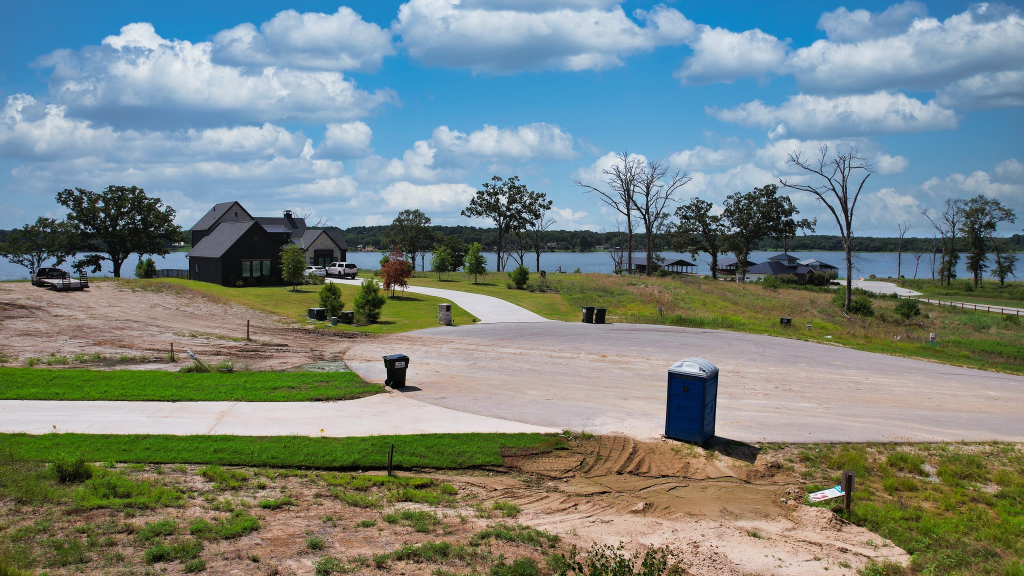 7011 Lakeshore Way