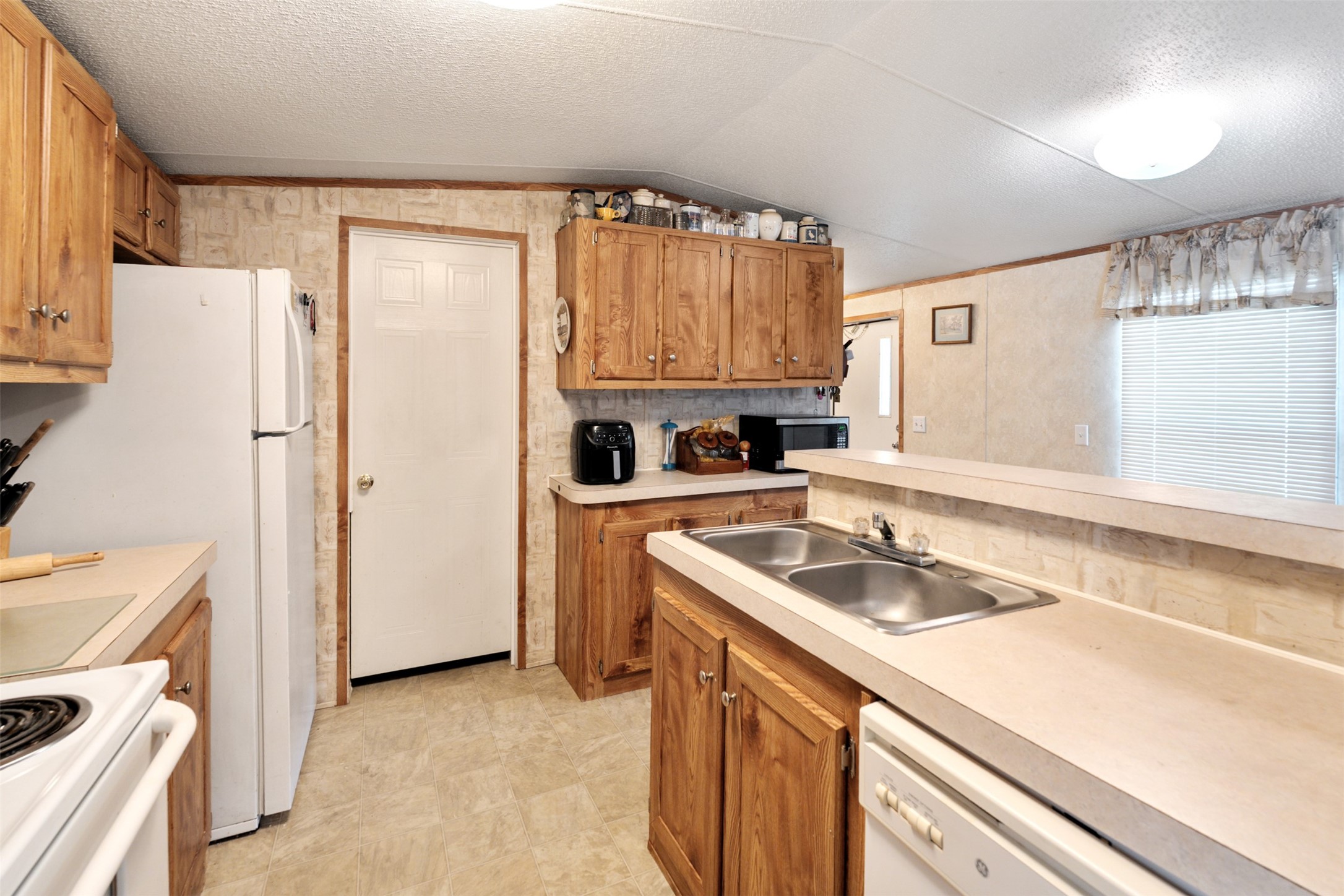 124 Meadowlark Lane