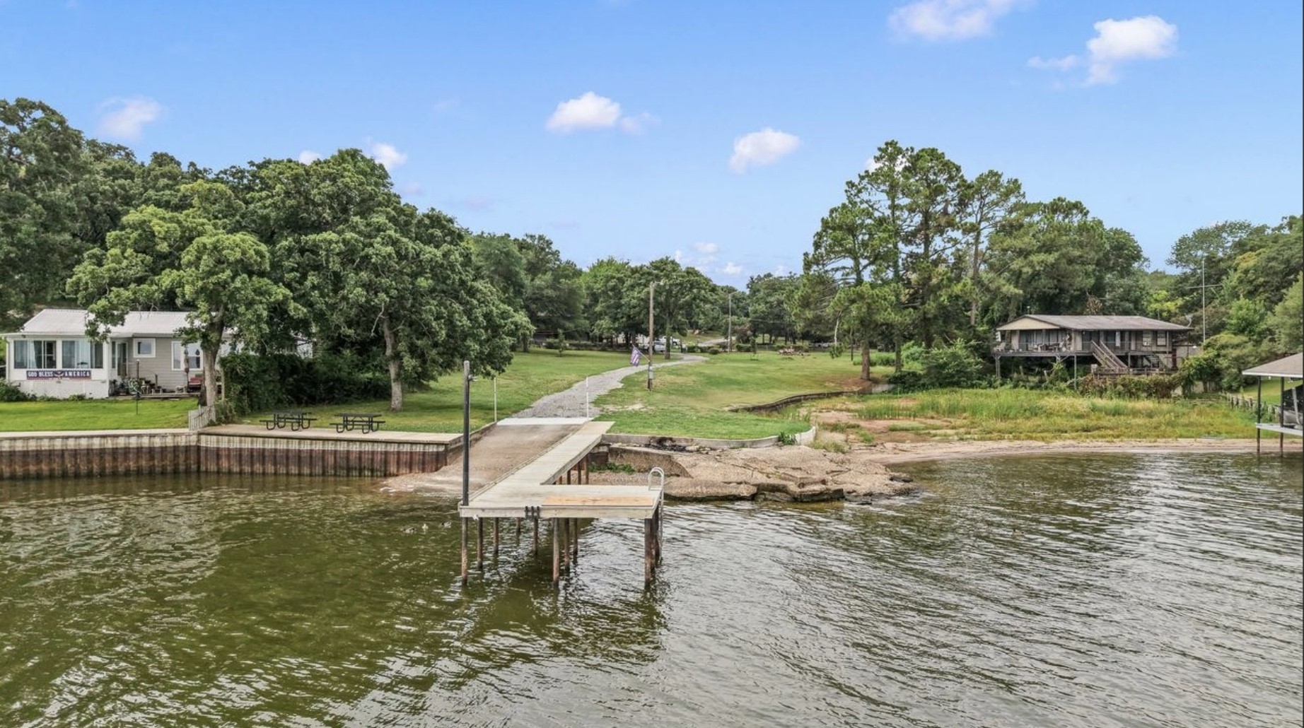 921 Bradleys Bend