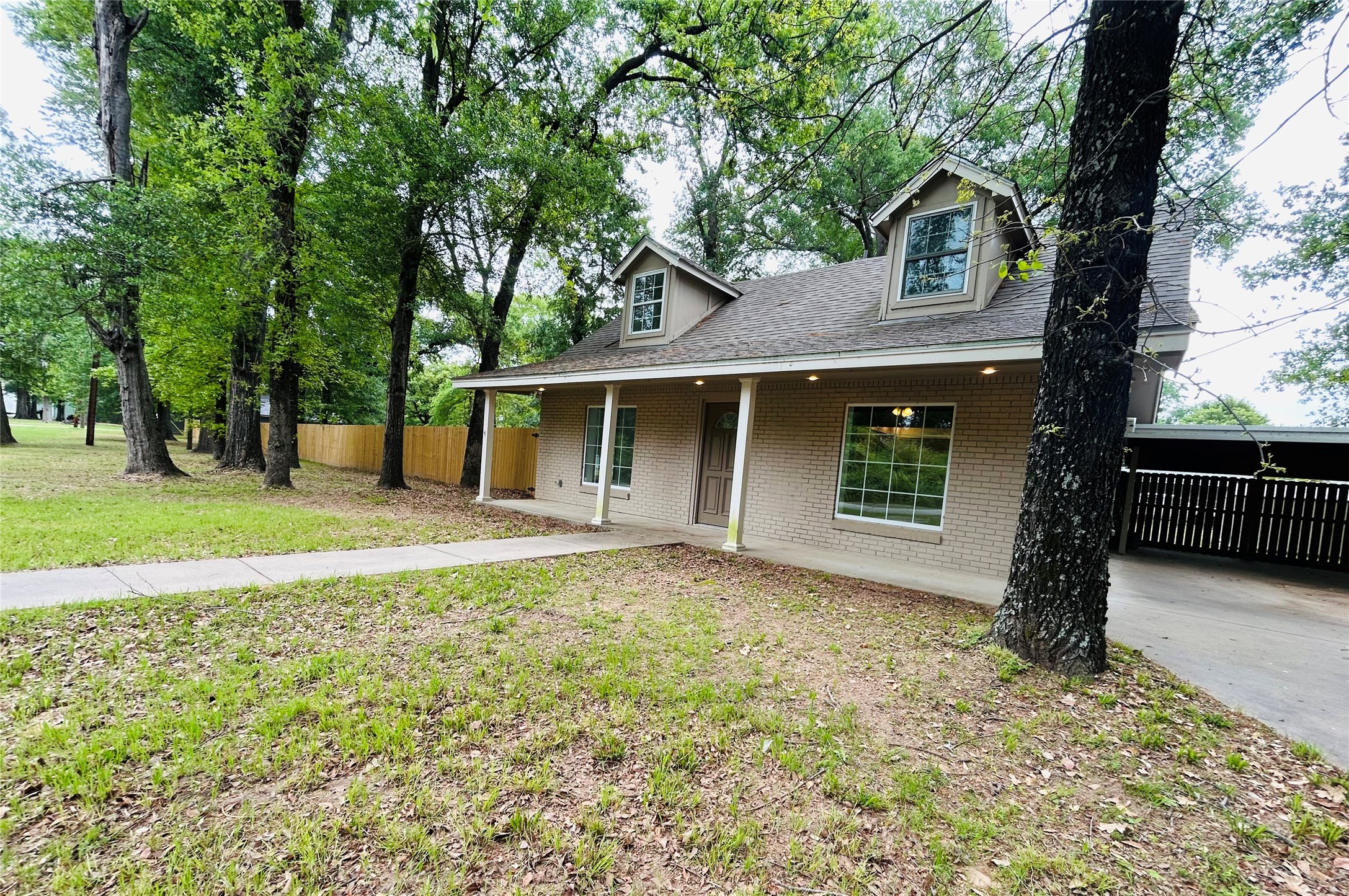 921 Bradleys Bend