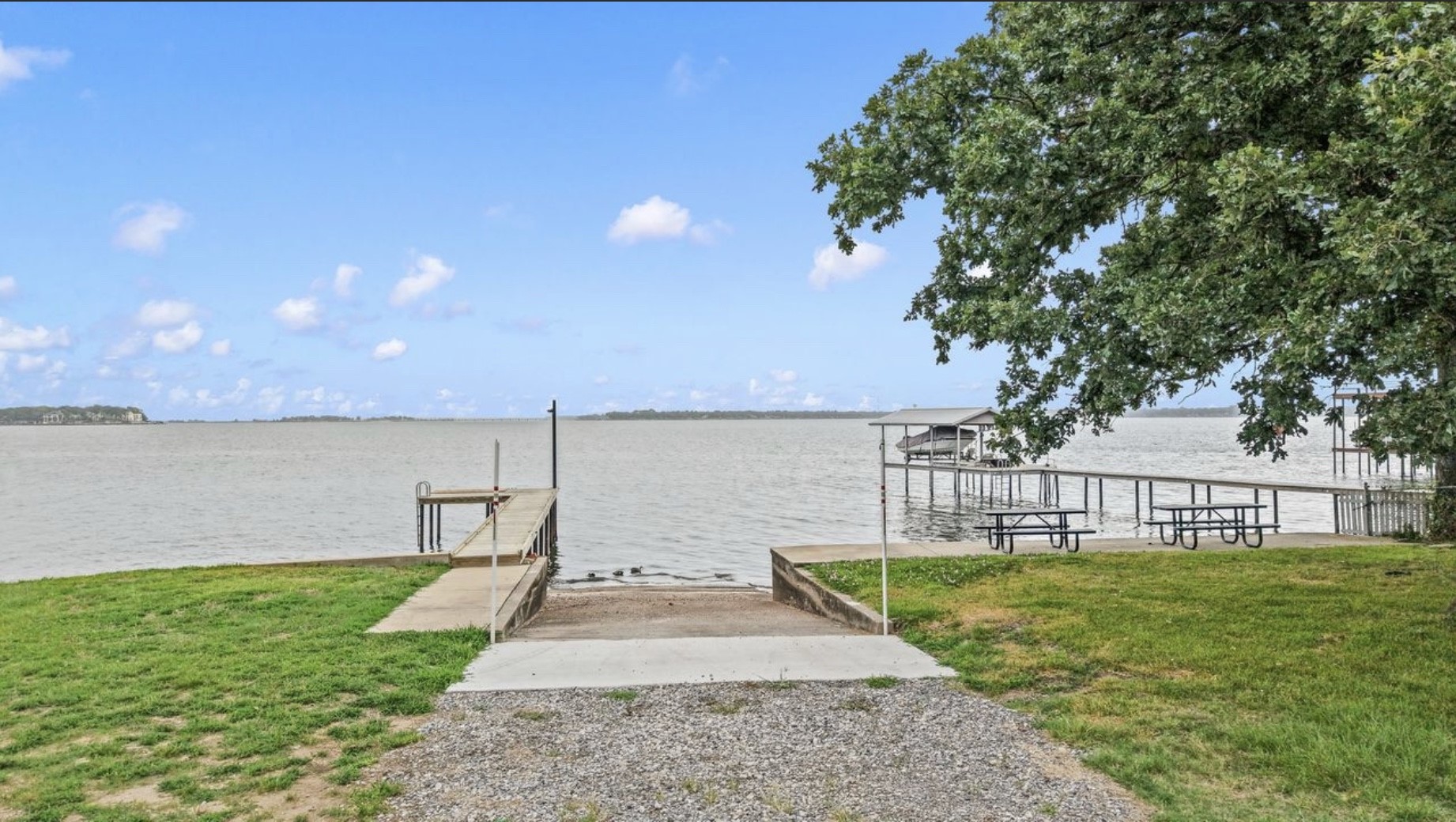 921 Bradleys Bend